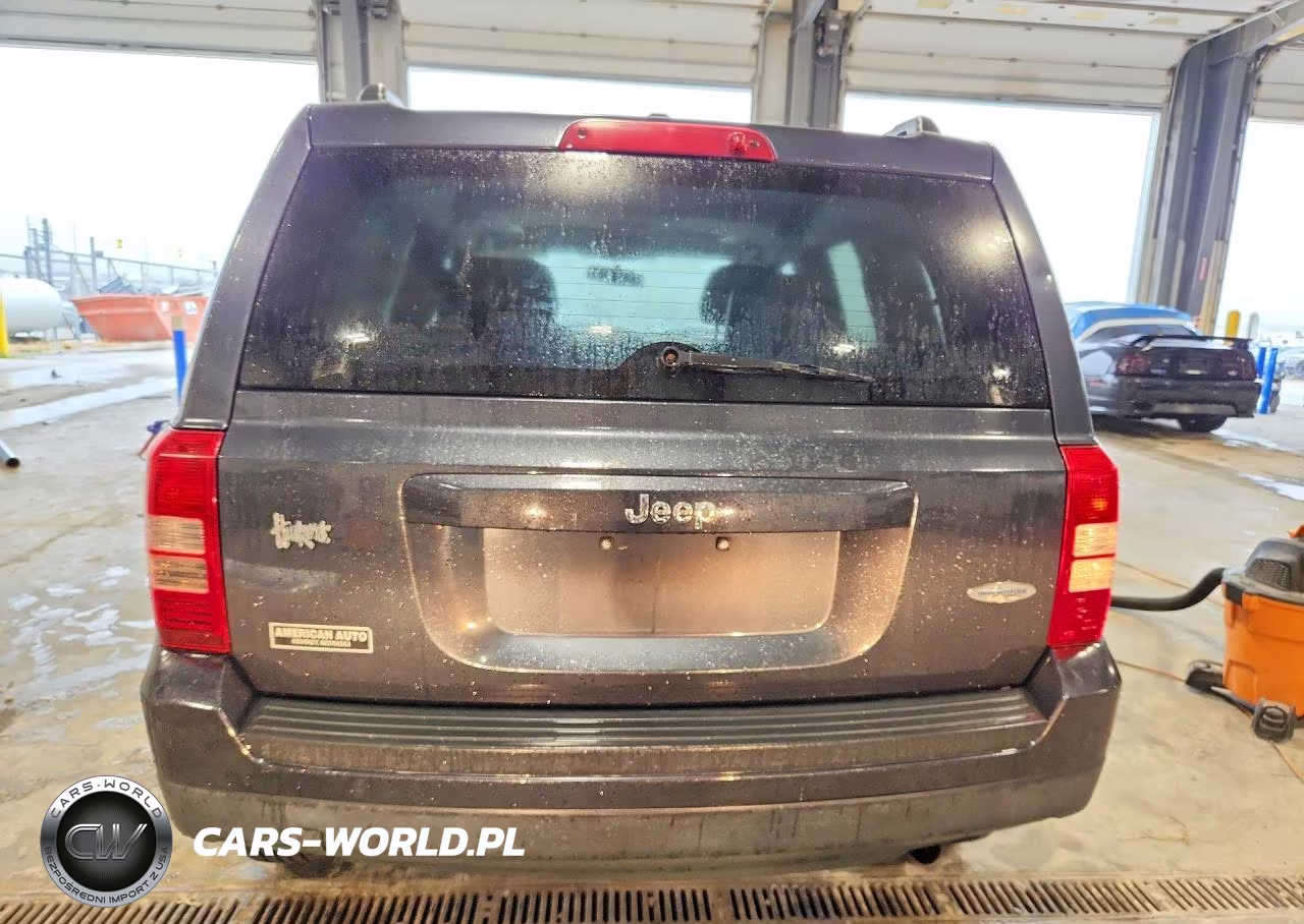 2014 Jeep Patriot Latitude VIN:1C4NJPFA4ED730263 - 6