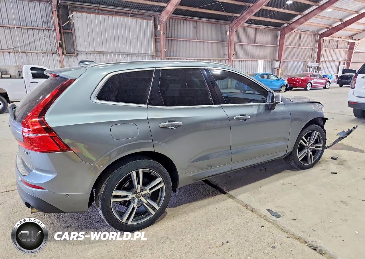 2018 Volvo Xc60 T5 Momentum VIN:YV4102RK8J1065143 - 3
