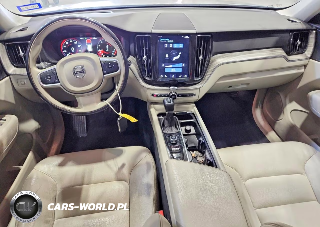 2018 Volvo Xc60 T5 Momentum VIN:YV4102RK8J1065143 - 8