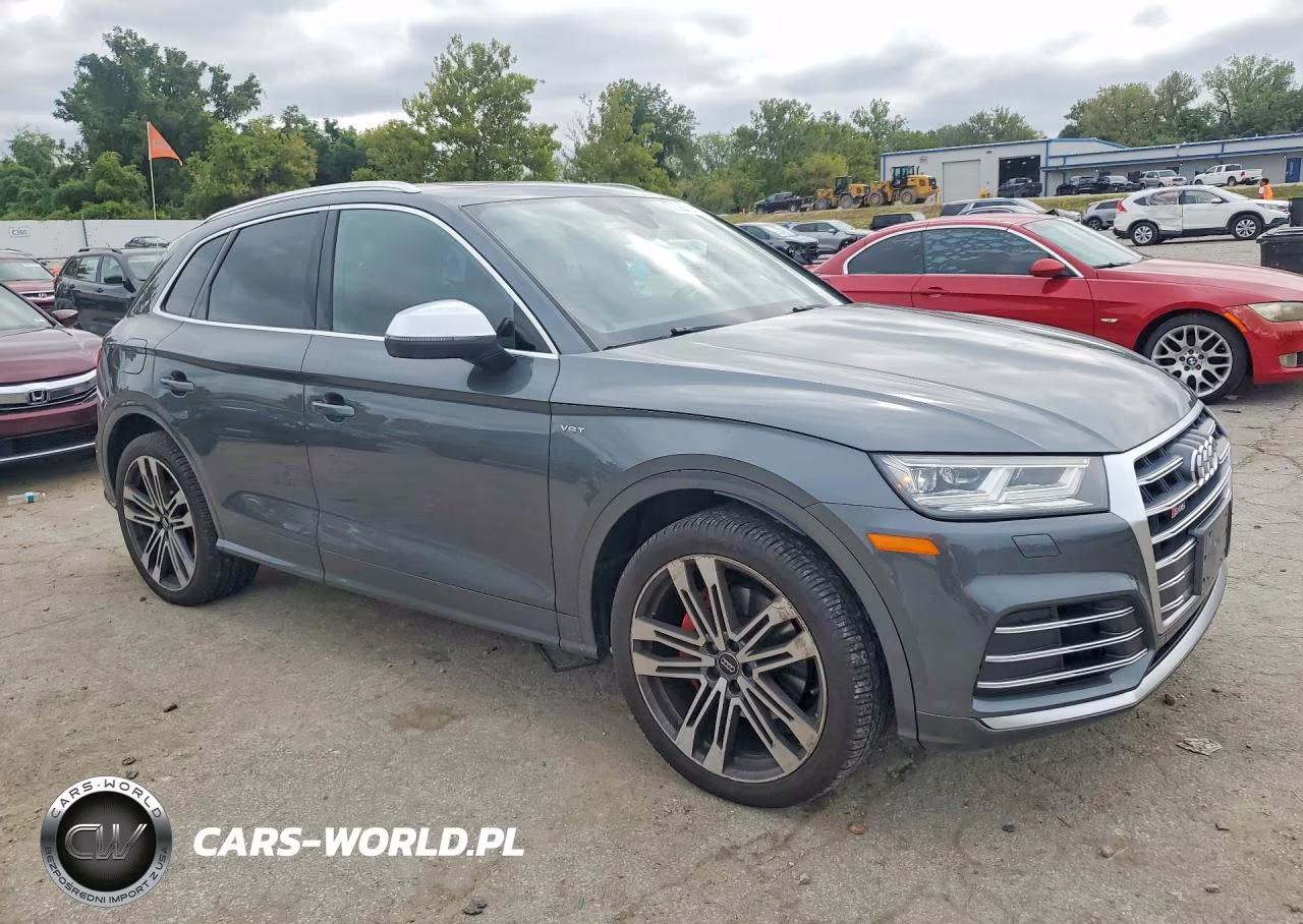 2018 Audi Sq5 Premium Plus VIN:WA1A4AFY2J2094474 - 4