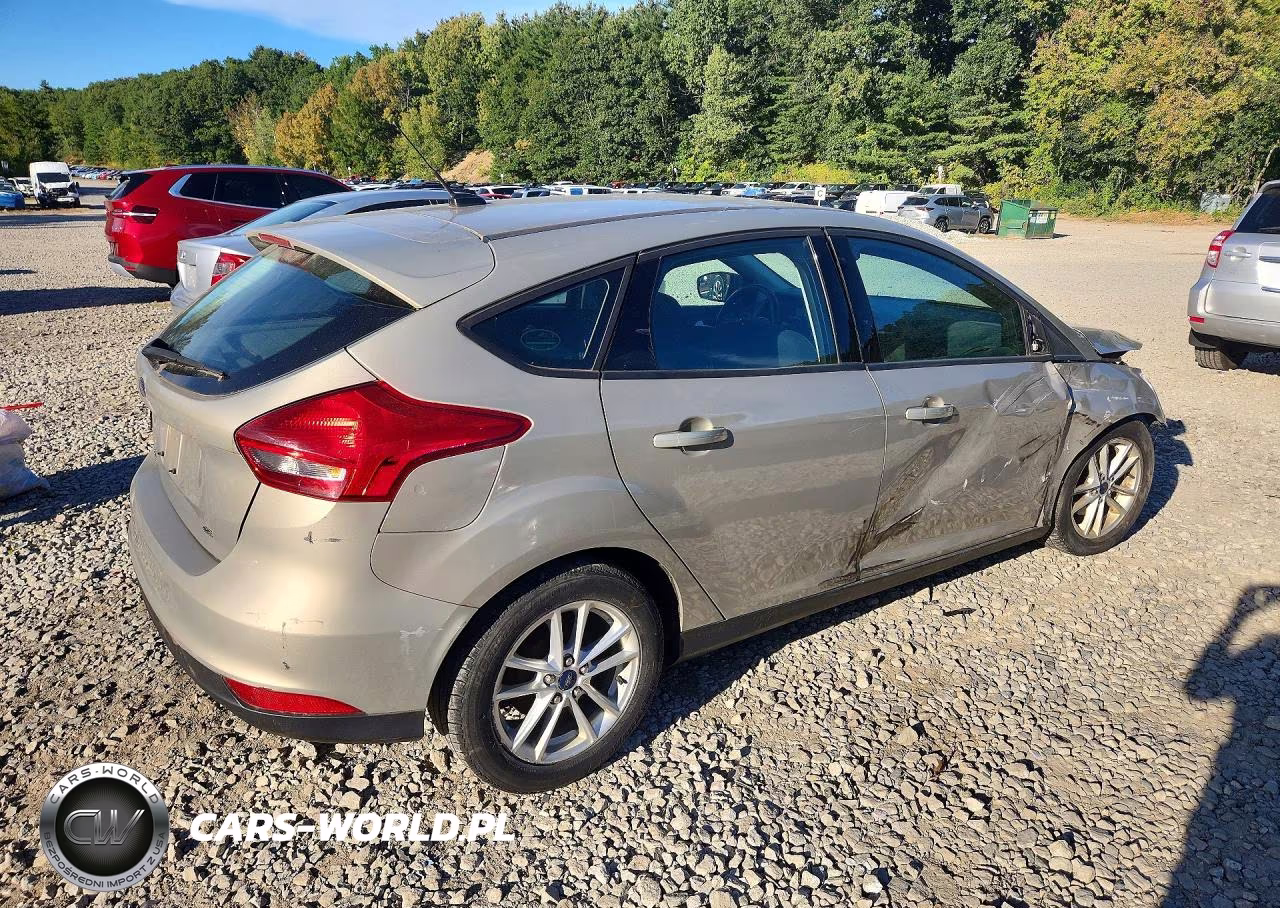 2015 Ford Focus Se VIN:1FADP3K26FL344328 - 3