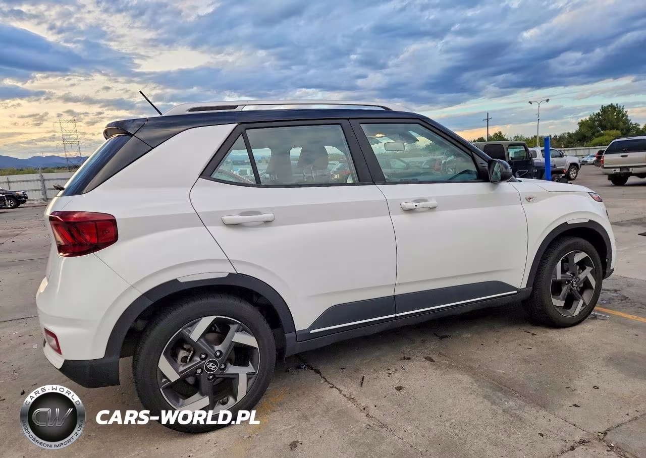 2023 Hyundai Venue Limited VIN:KMHRC8A37PU259752 - 3