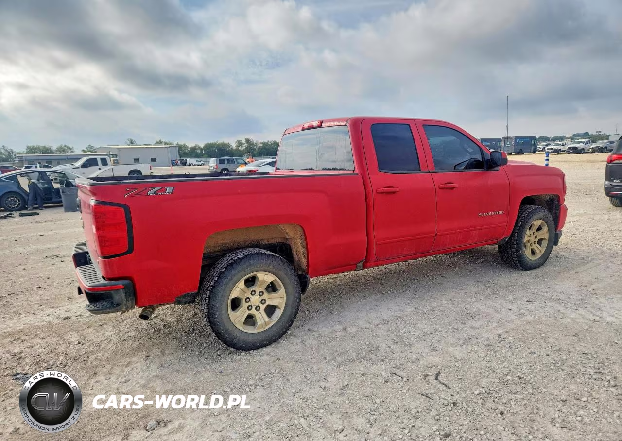 2018 Chevrolet Silverado K1500 Lt VIN:1GCVKREC1JZ100192 - 3