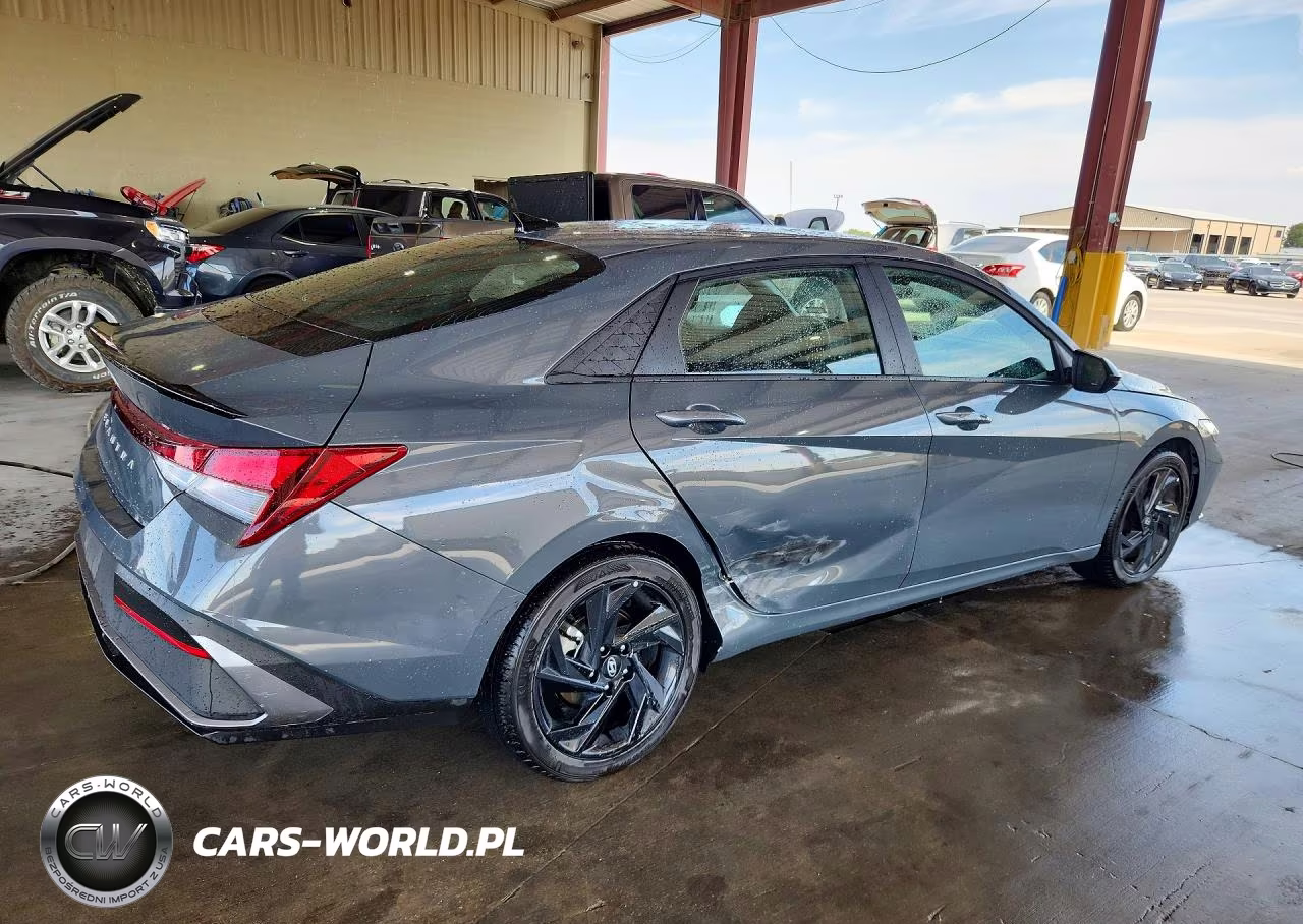 2026 Hyundai Elantra Sel Sport VIN:KMHLM4DG5TU218041 - 3