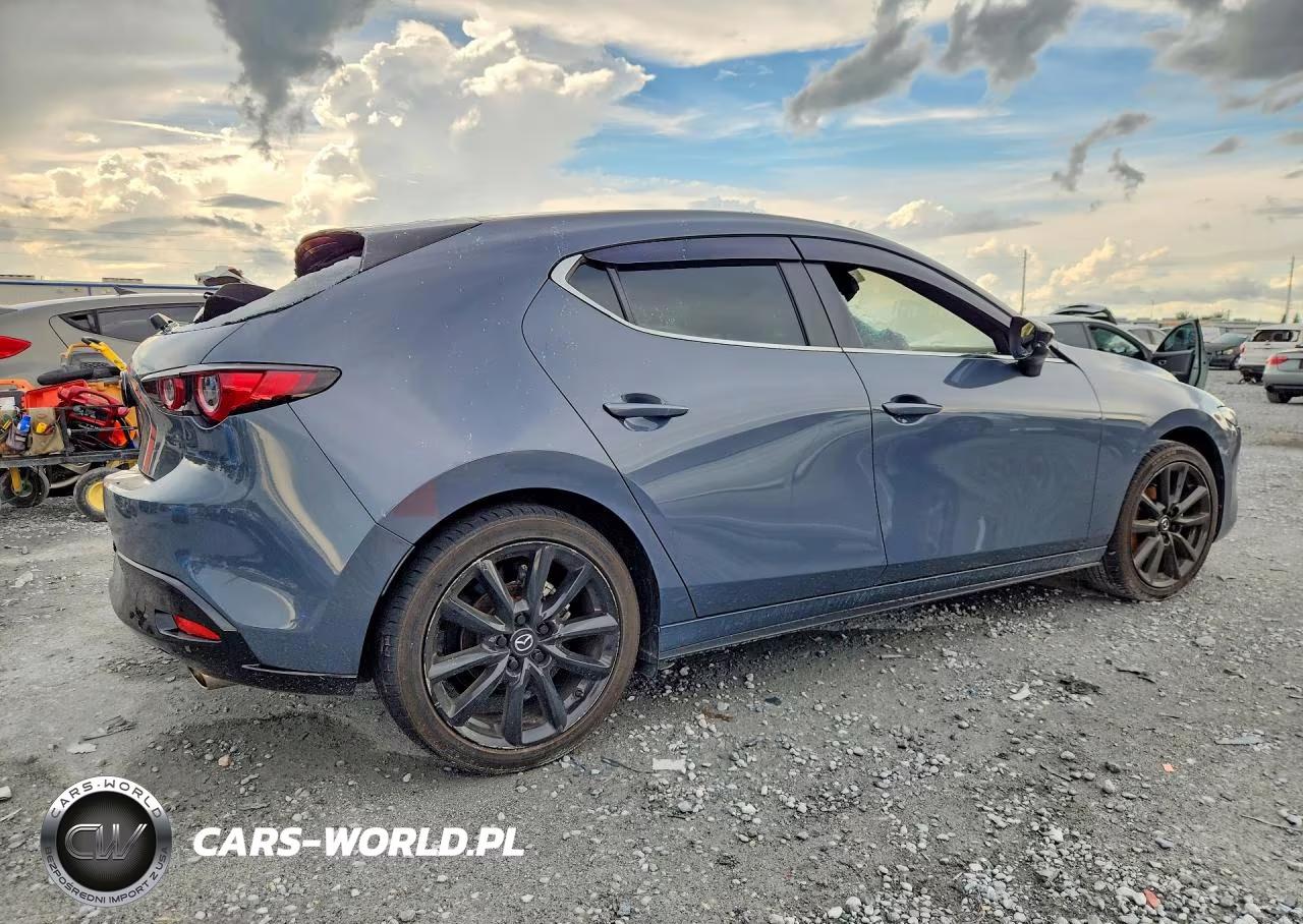 2024 Mazda 3 Preferred VIN:JM1BPBLM0R1650159 - 3