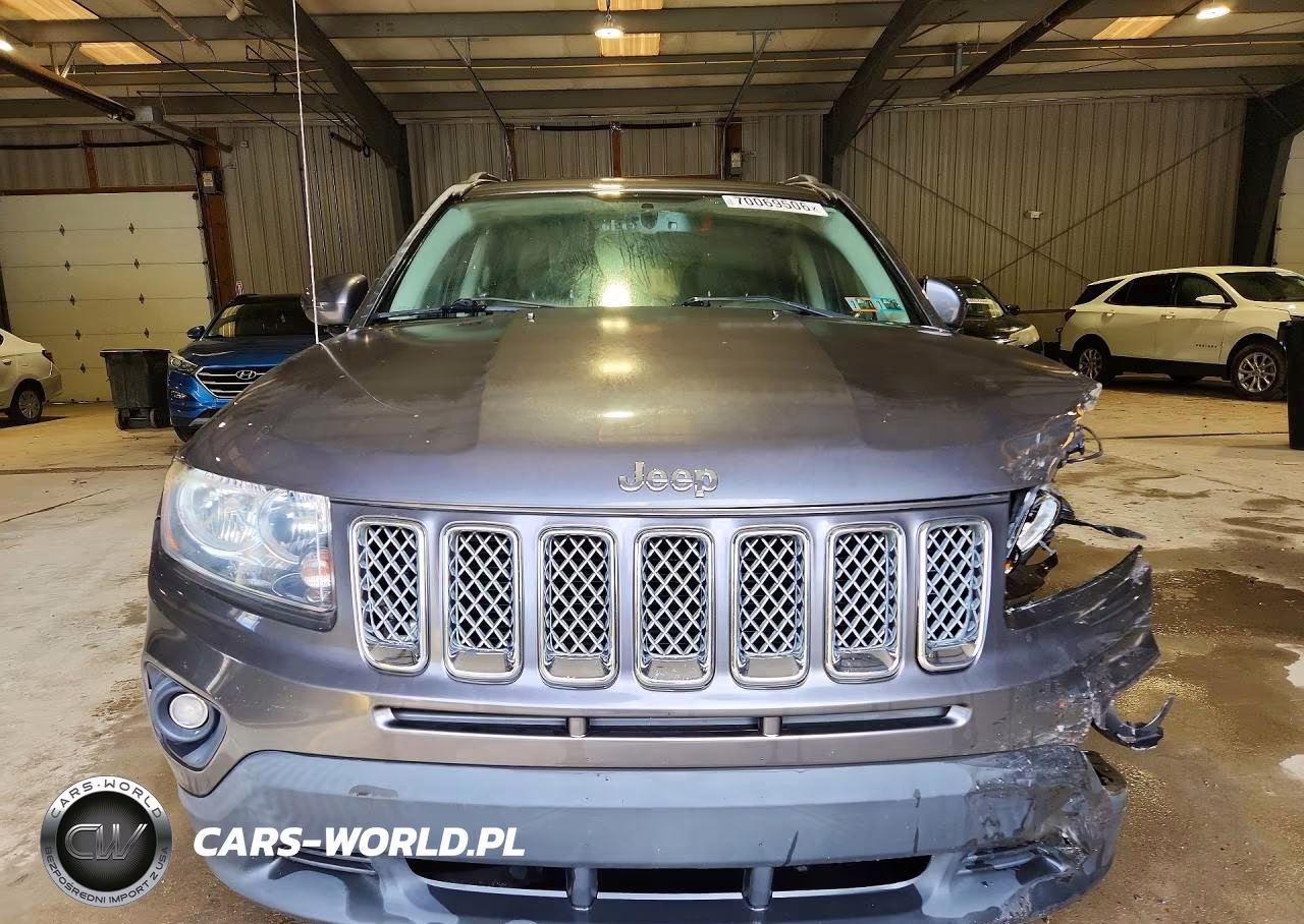 2016 Jeep Compass Latitude VIN:1C4NJDEBXGD572443 - 5