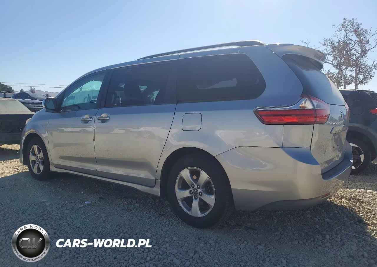 2018 Toyota Sienna Le VIN:5TDKZ3DC6JS915518 - 2