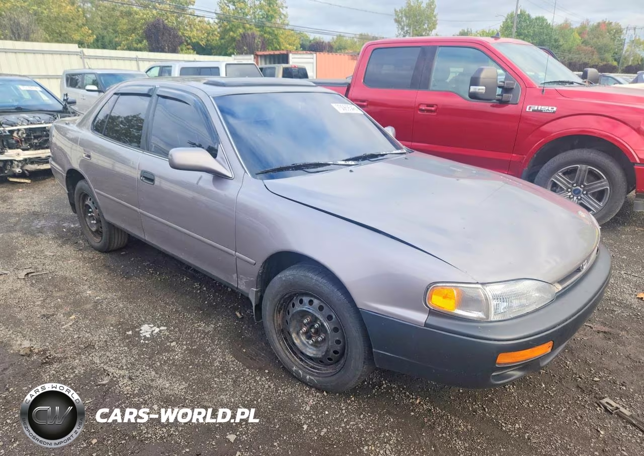 1996 Toyota Camry Le VIN:4T1BG12K3TU813060 - 4