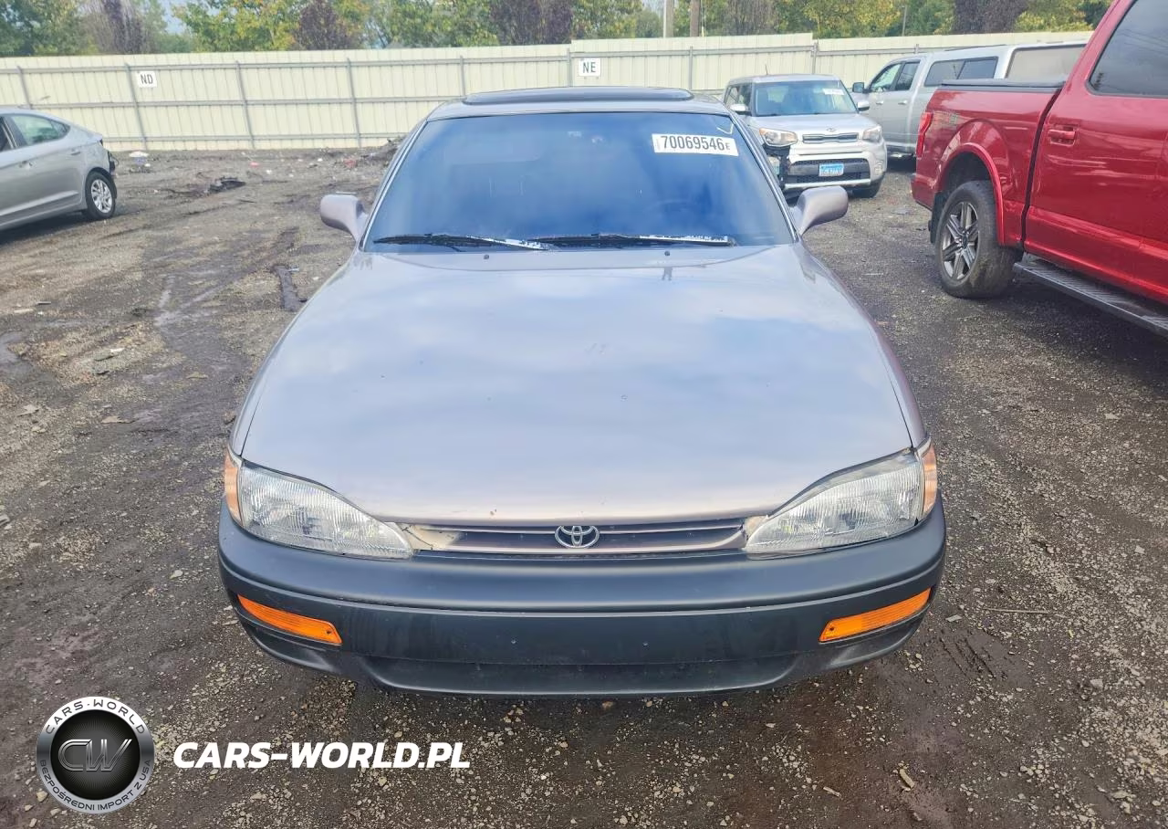 1996 Toyota Camry Le VIN:4T1BG12K3TU813060 - 5