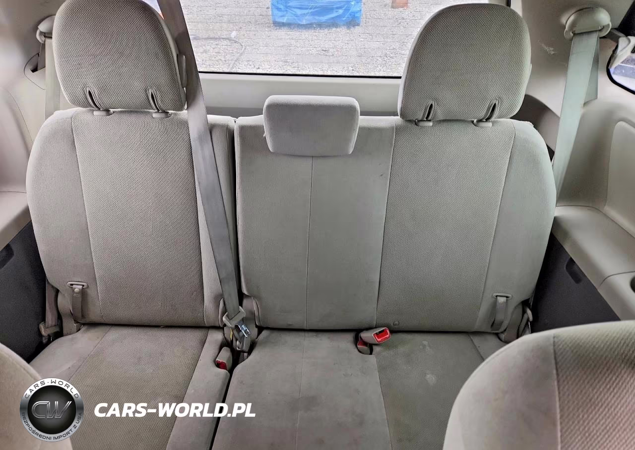 2011 Toyota Sienna Base 7-Passenger VIN:5TDZK3DC8BS149649 - 10