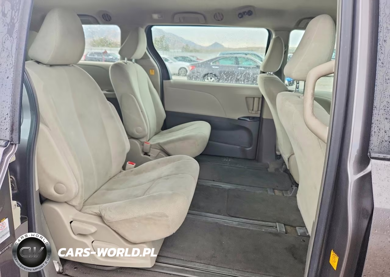 2011 Toyota Sienna Base 7-Passenger VIN:5TDZK3DC8BS149649 - 11