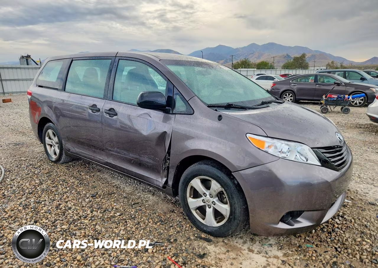 2011 Toyota Sienna Base 7-Passenger VIN:5TDZK3DC8BS149649 - 4