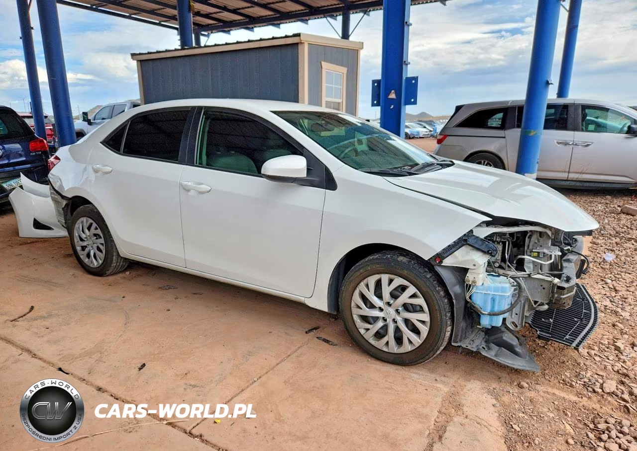 2019 Toyota Corolla Le VIN:5YFBURHE3KP863627 - 4