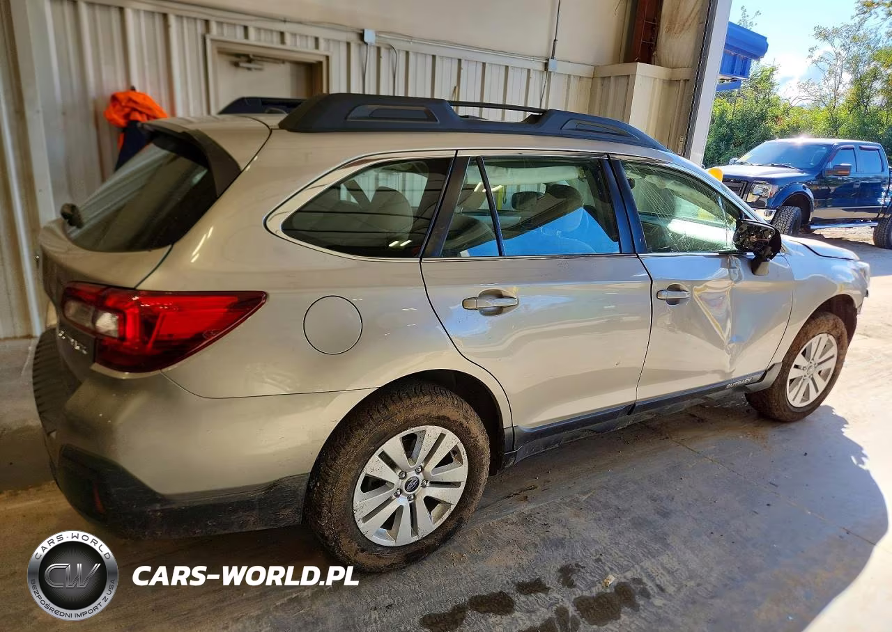 2019 Subaru Outback 2.5I VIN:4S4BSABC2K3384182 - 3