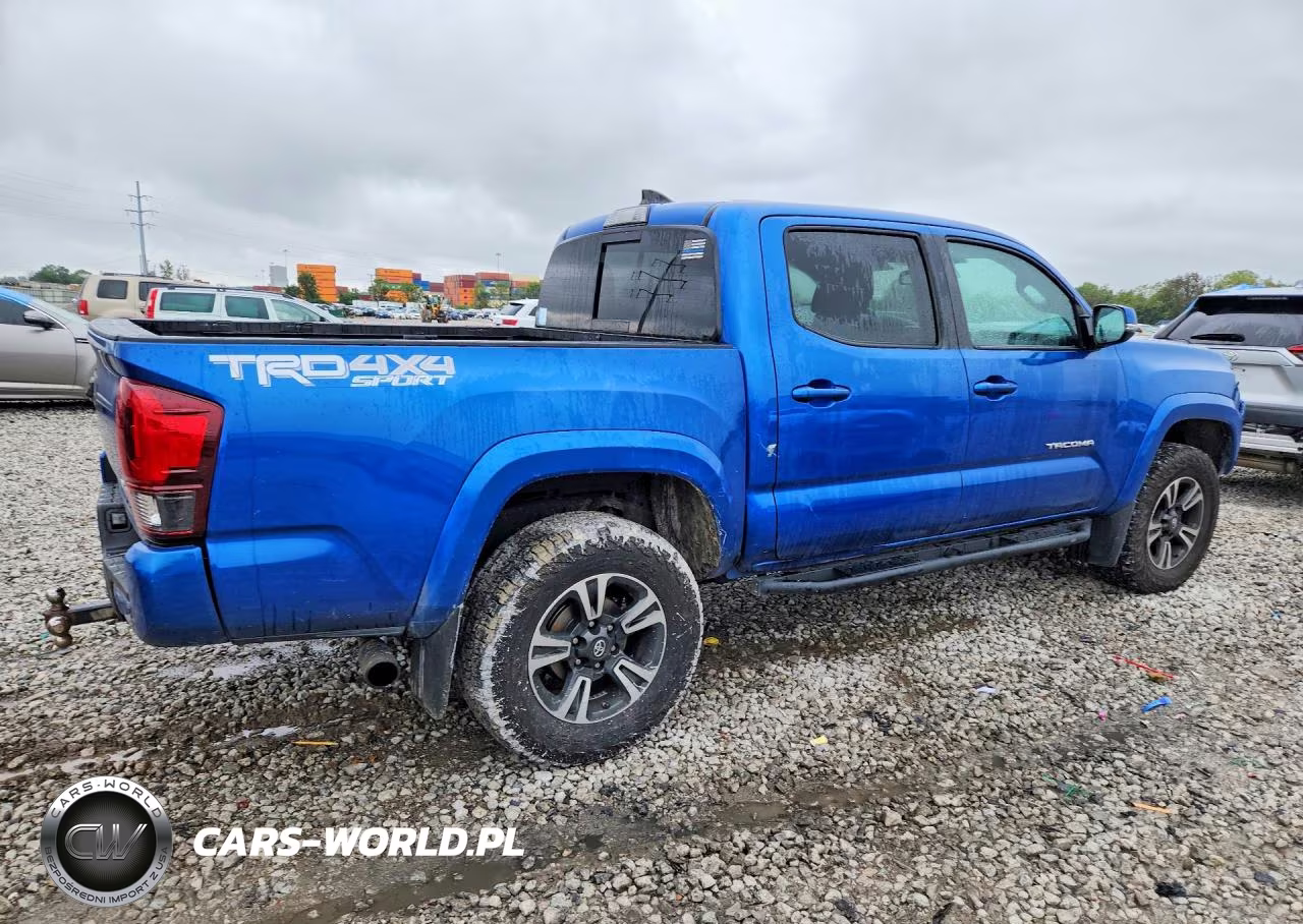 2018 Toyota Tacoma Trd Sport VIN:3TMCZ5AN9JM176523 - 3