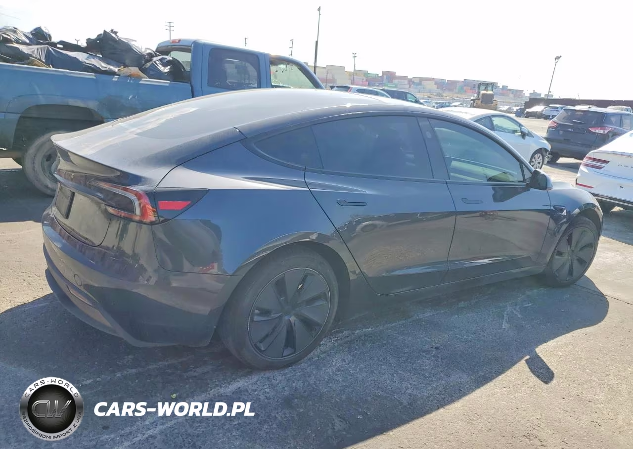 2025 Tesla Model 3 VIN:5YJ3E1EA1SF992028 - 3