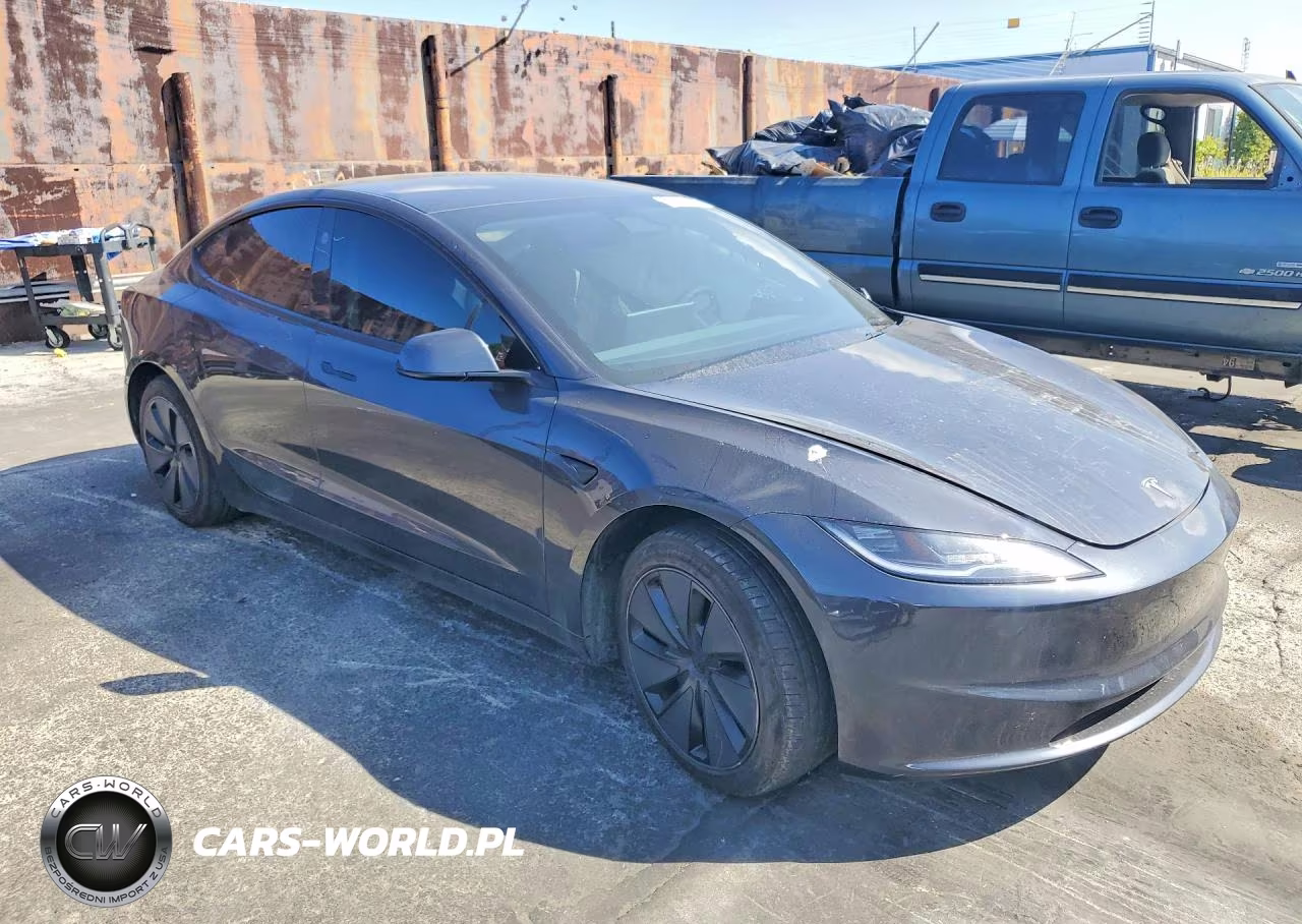 2025 Tesla Model 3 VIN:5YJ3E1EA1SF992028 - 4