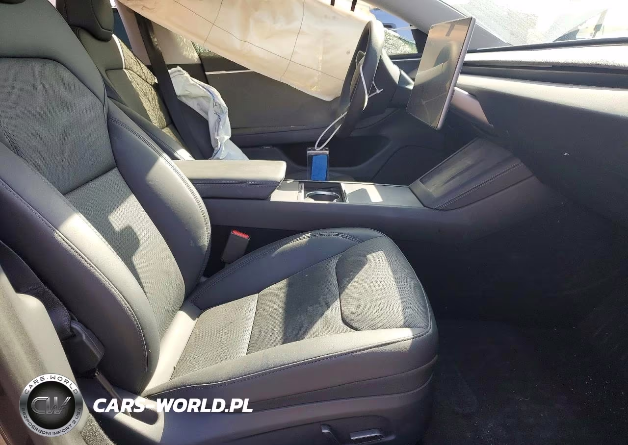2025 Tesla Model 3 VIN:5YJ3E1EA1SF992028 - 7