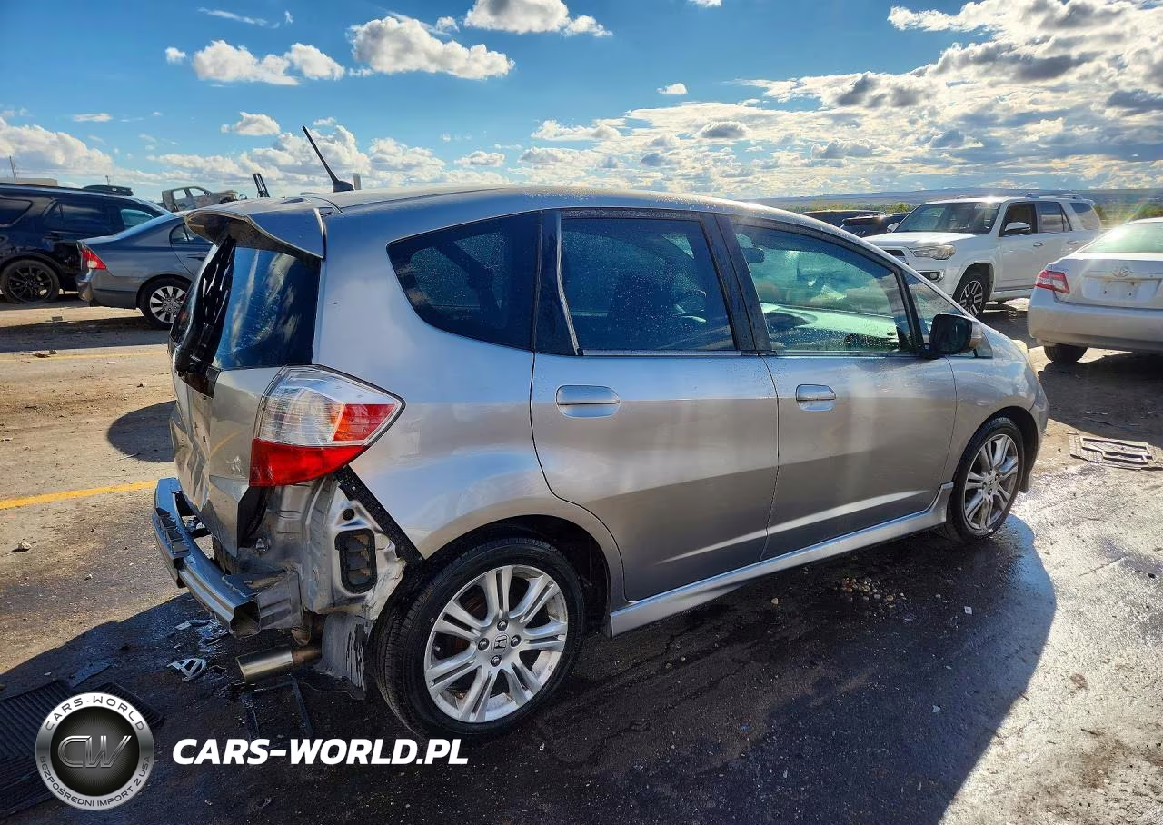 2010 Honda Fit Sport VIN:JHMGE8H6XAS011308 - 3
