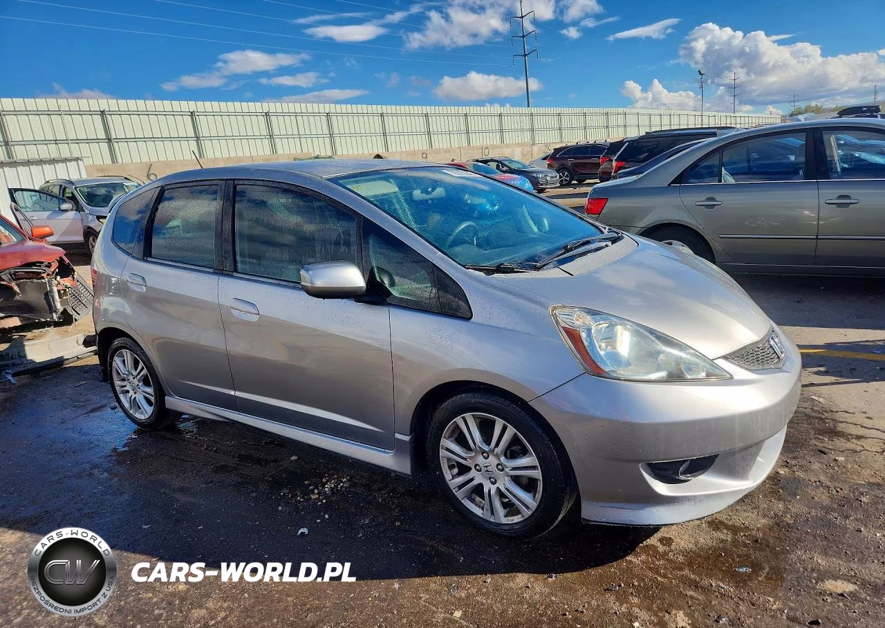 2010 Honda Fit Sport VIN:JHMGE8H6XAS011308 - 4