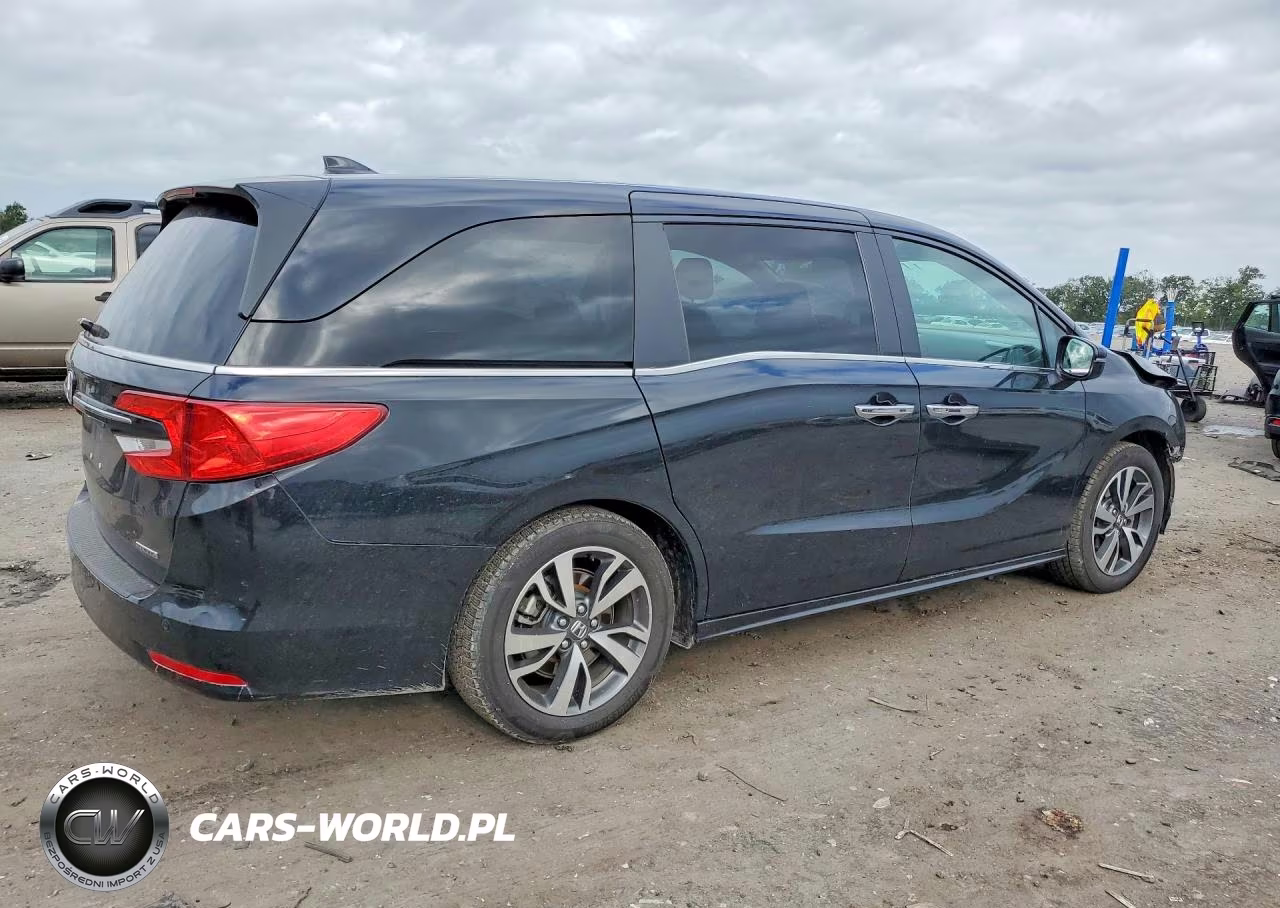 2023 Honda Odyssey Touring VIN:5FNRL6H86PB012841 - 3