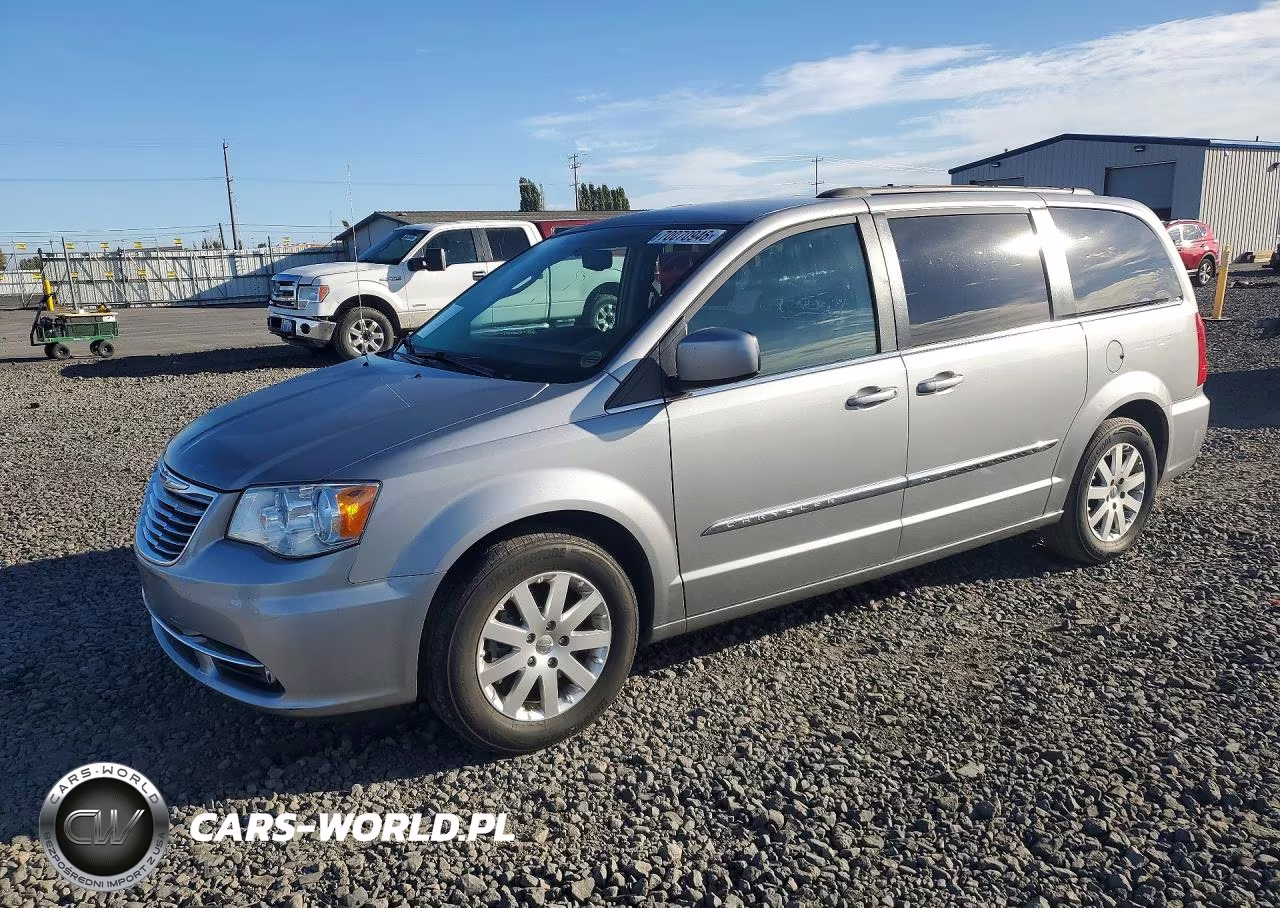 2015 Chrysler Town & Country Touring VIN:2C4RC1BG3FR696026 - 1