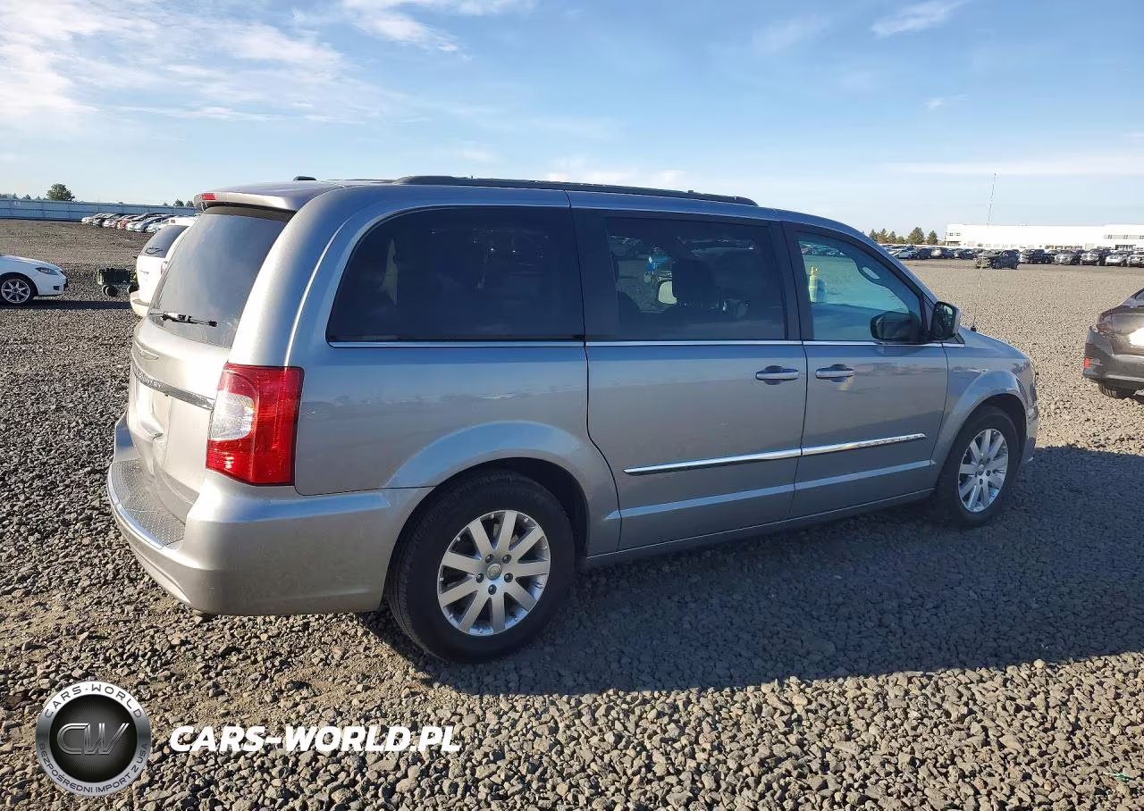 2015 Chrysler Town & Country Touring VIN:2C4RC1BG3FR696026 - 3
