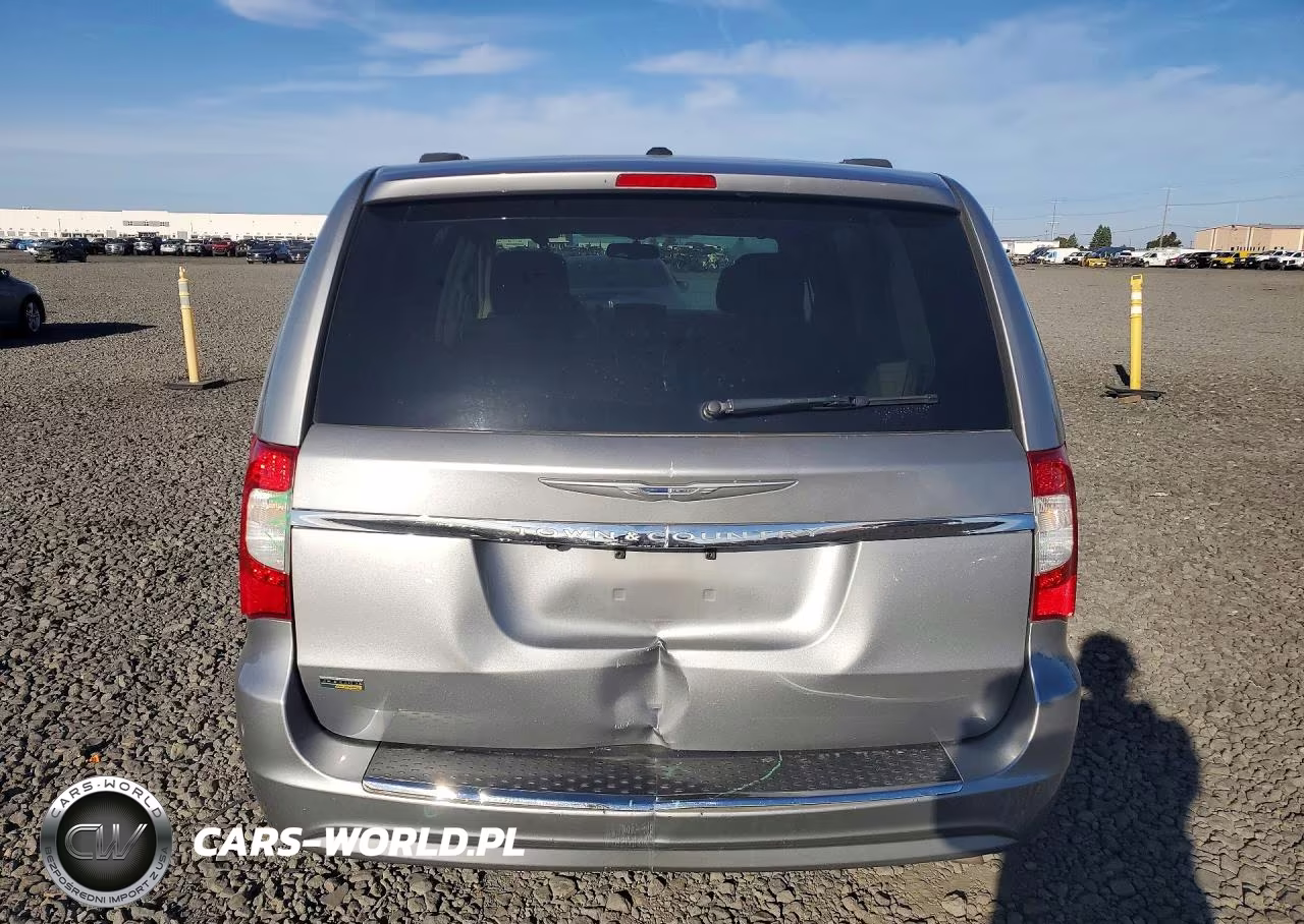 2015 Chrysler Town & Country Touring VIN:2C4RC1BG3FR696026 - 6