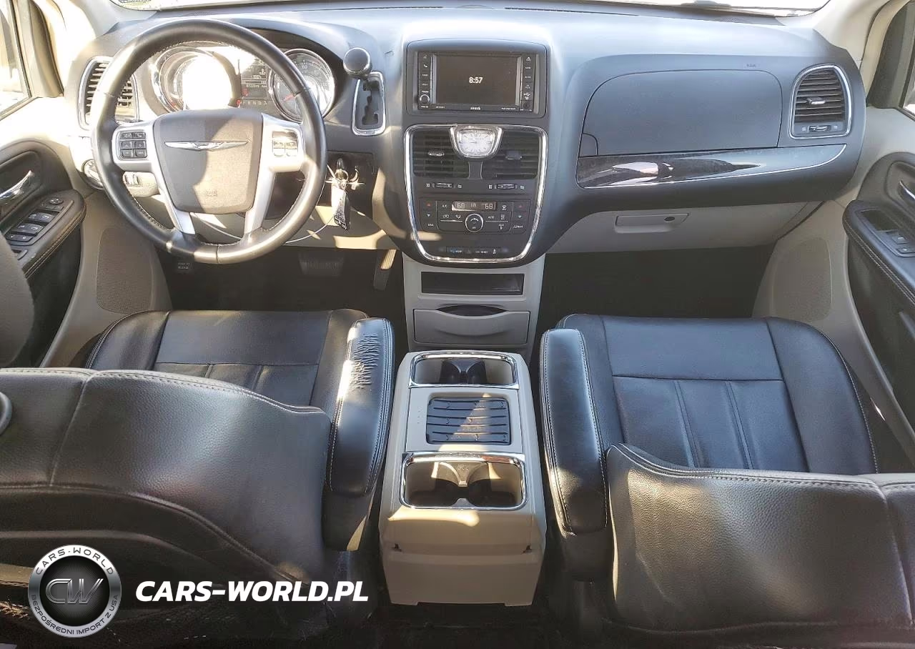 2015 Chrysler Town & Country Touring VIN:2C4RC1BG3FR696026 - 8