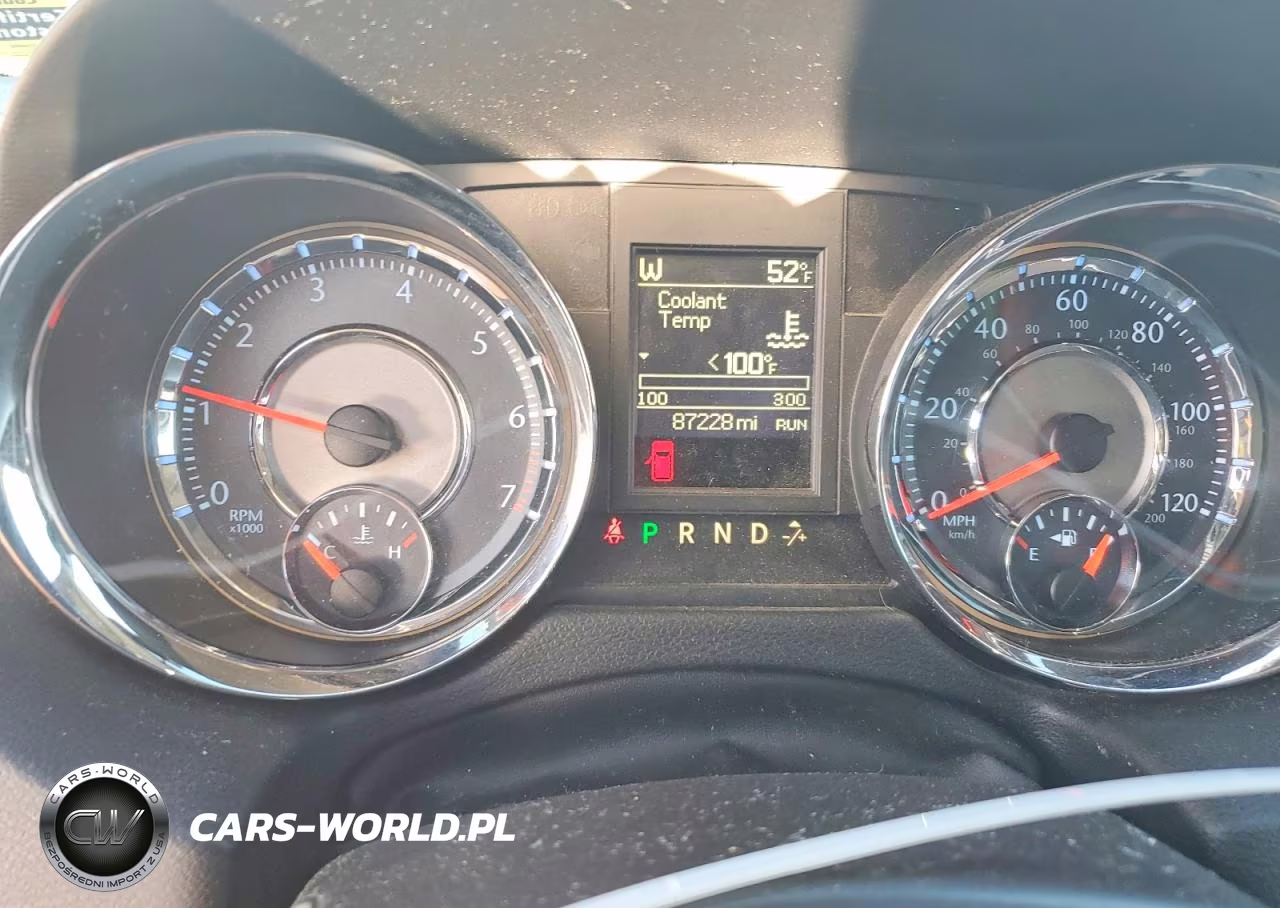 2015 Chrysler Town & Country Touring VIN:2C4RC1BG3FR696026 - 9