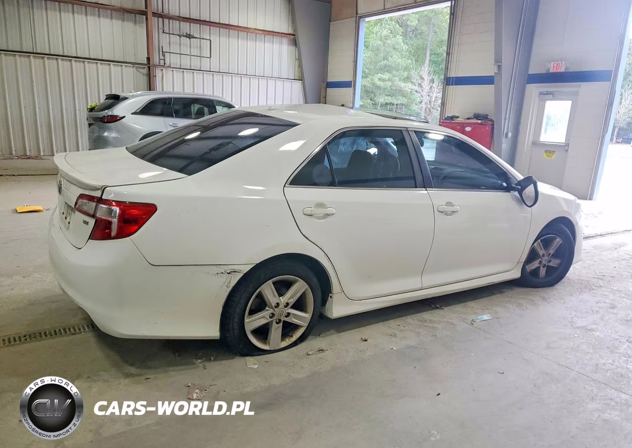 2014 Toyota Camry Se VIN:4T1BF1FK3EU866664 - 3