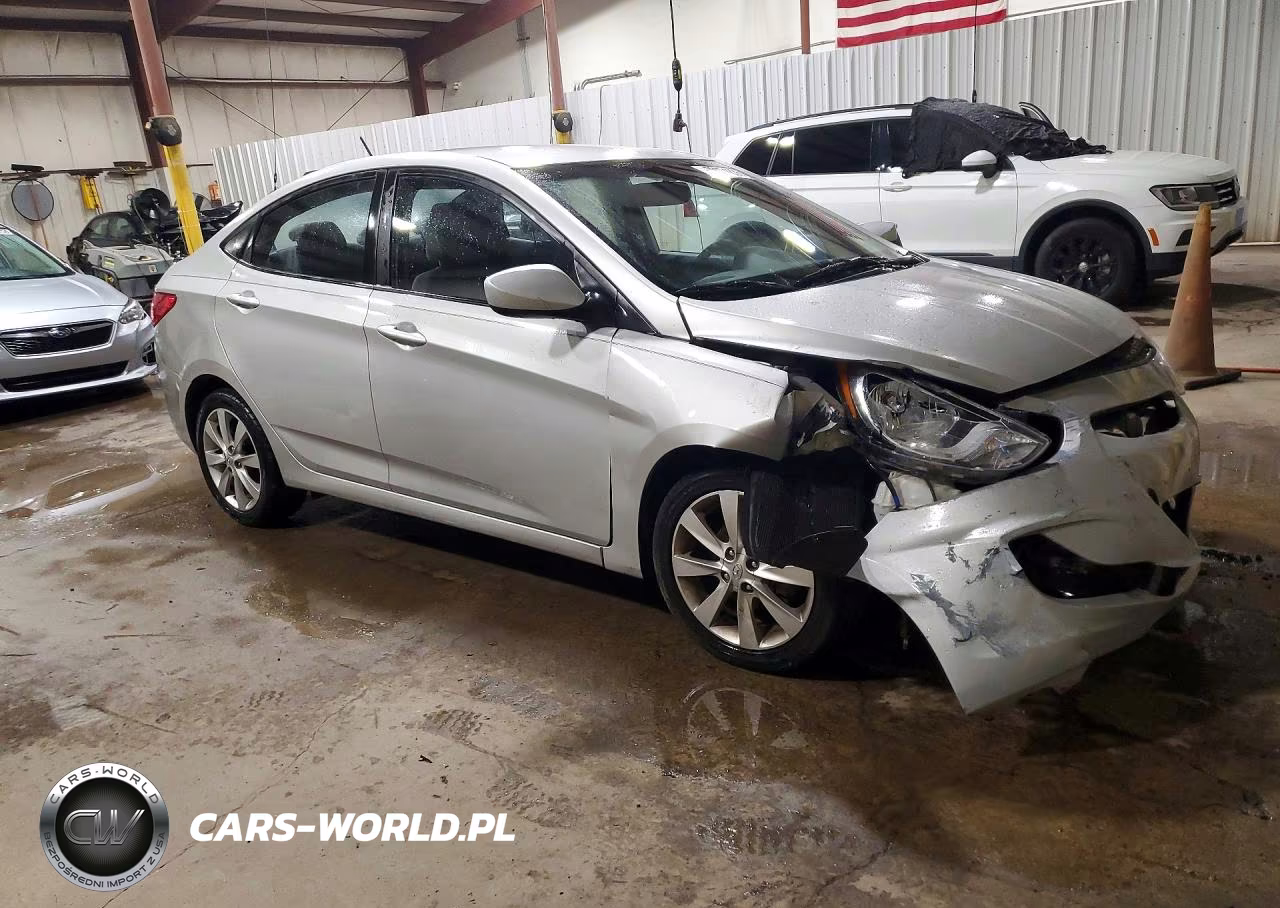 2013 Hyundai Accent Gls VIN:KMHCU4AE4DU321472 - 4