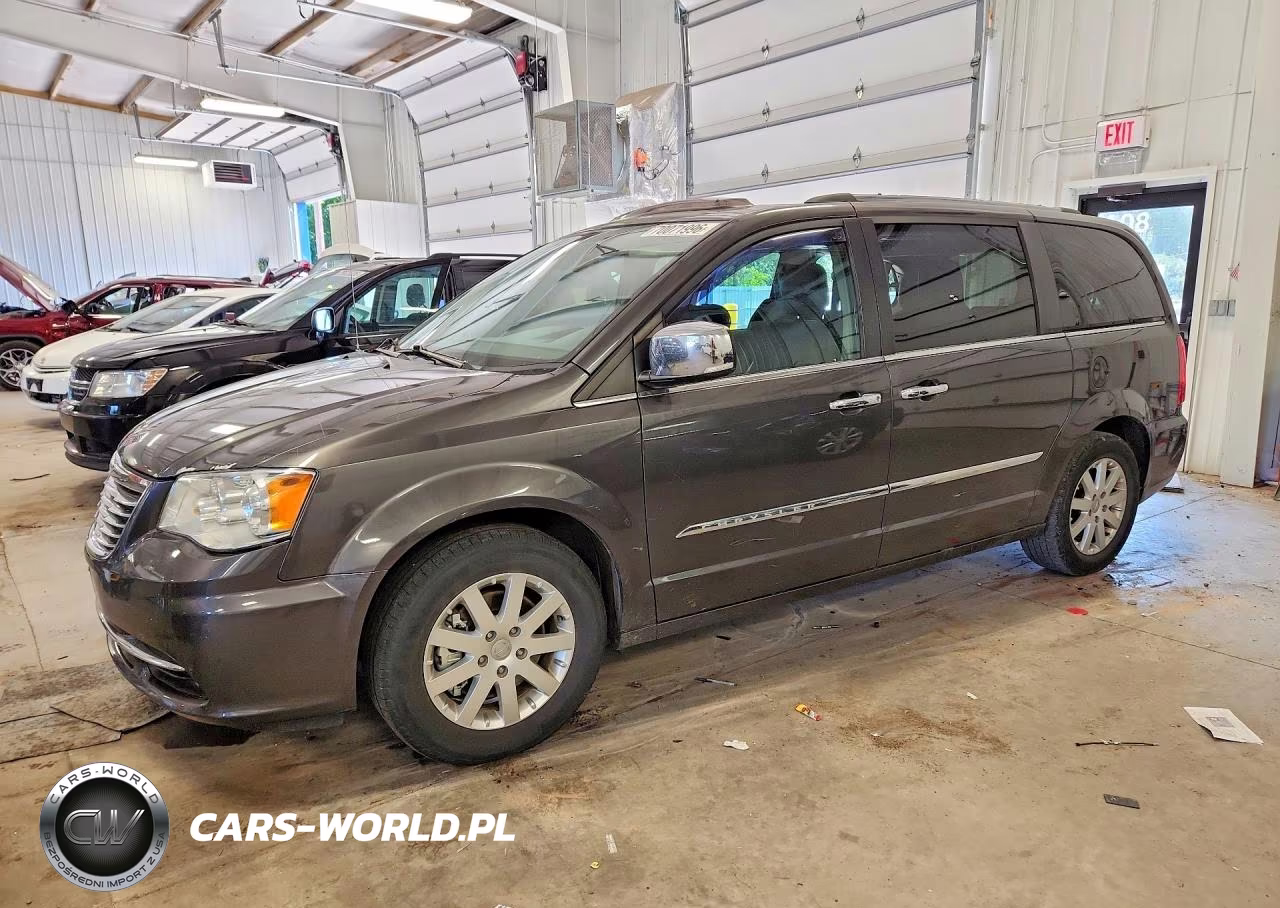 2016 Chrysler Town & Country Limited Platinum VIN:2C4RC1GG8GR174700 - 1