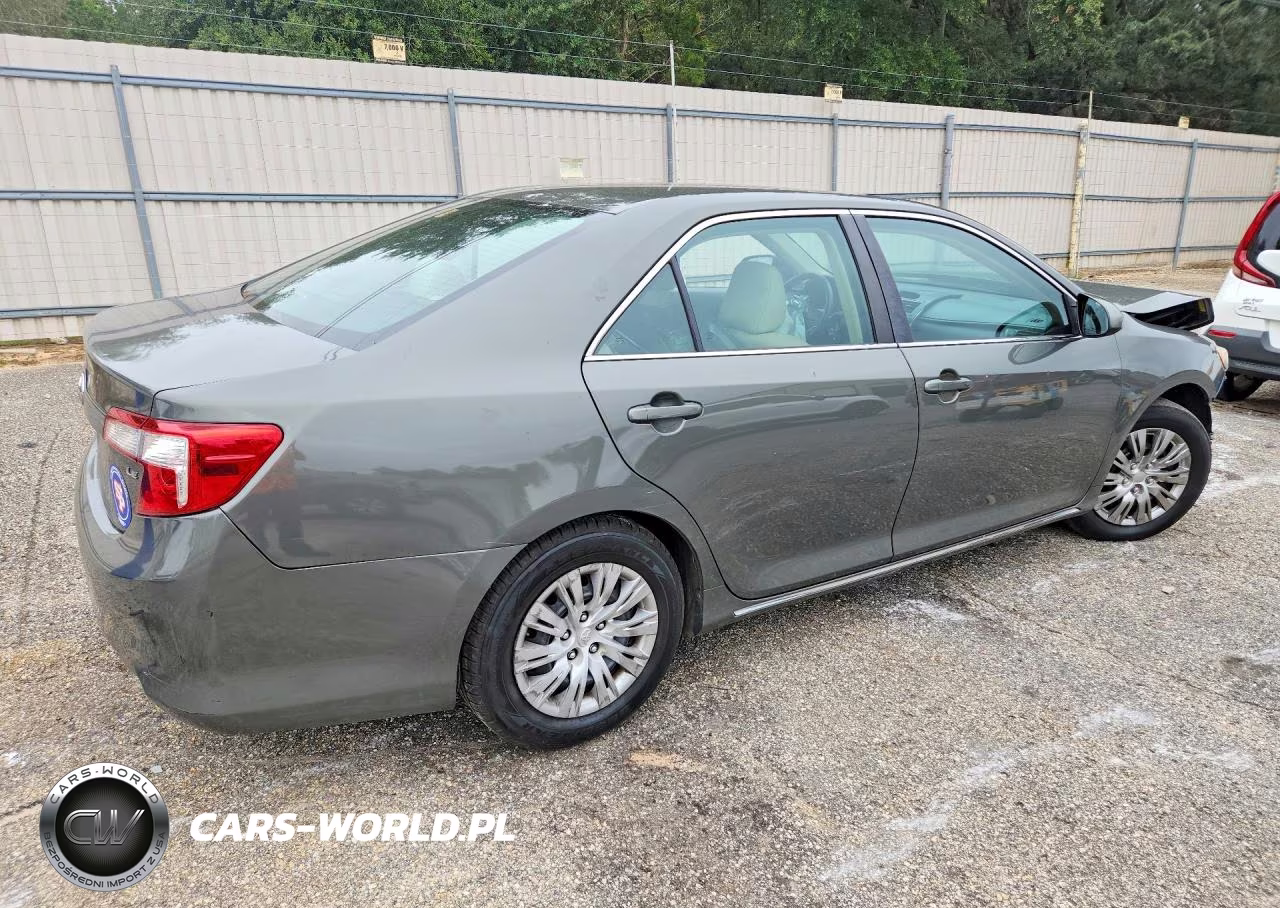 2014 Toyota Camry Le VIN:4T1BF1FK3EU734049 - 3