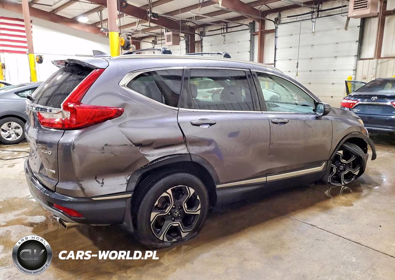 2018 Honda Cr-V Touring VIN:7FARW2H98JE018631 - 3