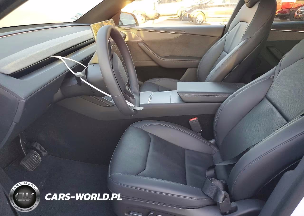 2026 Tesla Model Y VIN:7SAYGDEE5TA731667 - 7