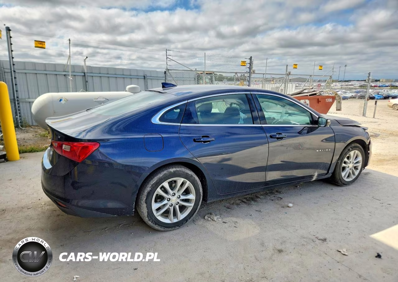 2017 Chevrolet Malibu Lt VIN:1G1ZE5ST3HF137870 - 3
