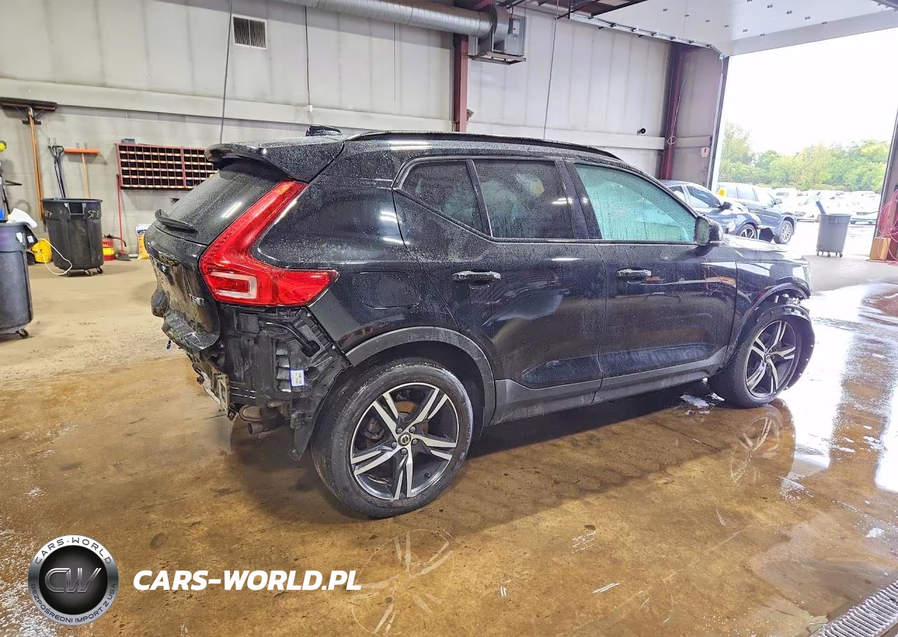 2019 Volvo Xc40 T5 Momentum VIN:YV4162XZ0K2005741 - 3