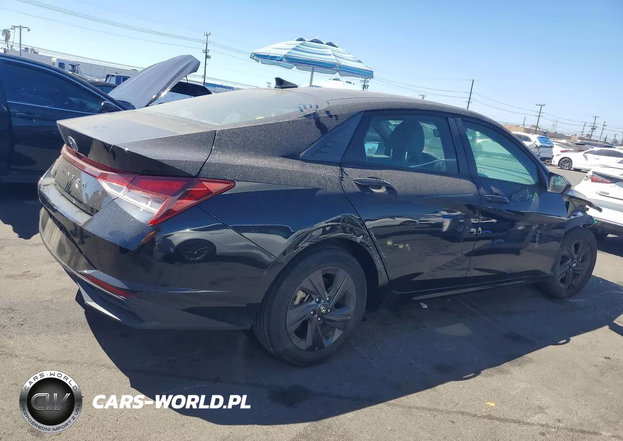2022 Hyundai Elantra Sel VIN:KMHLM4AG5NU286945 - 3