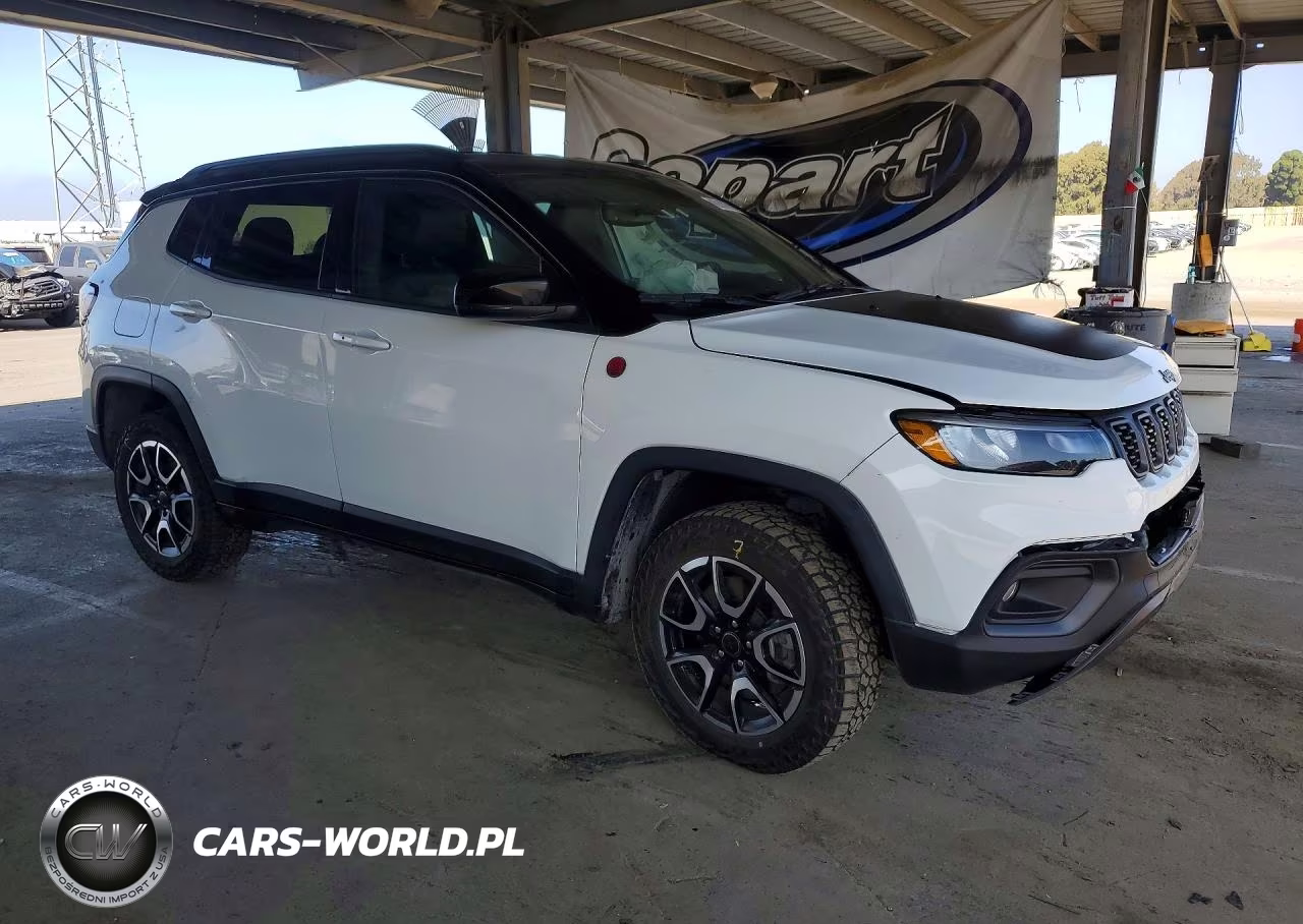 2025 Jeep Compass Trailhawk VIN:3C4NJDDN6ST565794 - 4