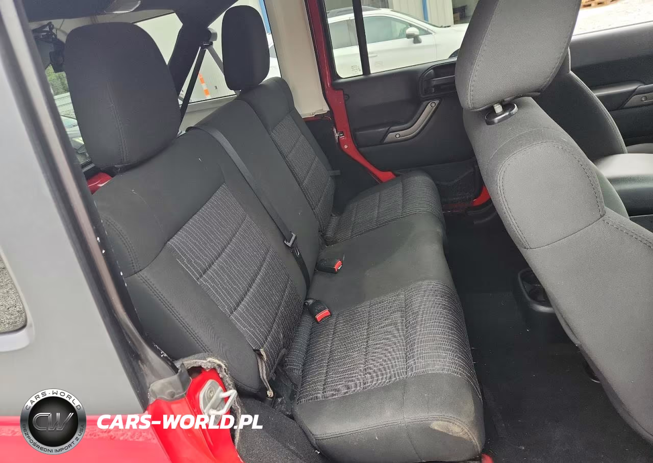 2012 Jeep Wrangler Unlimited Sport VIN:1C4BJWDG9CL243065 - 11