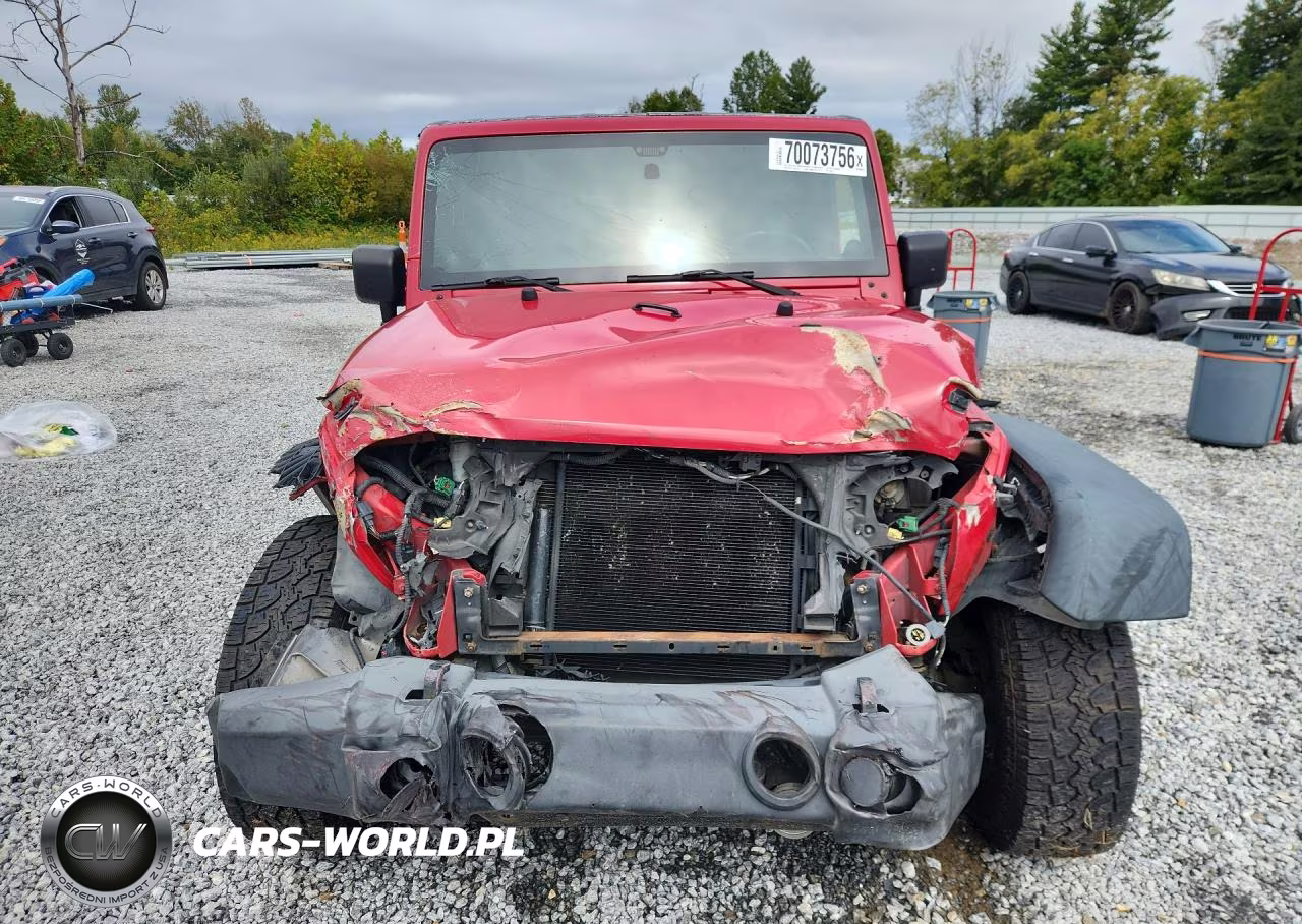 2012 Jeep Wrangler Unlimited Sport VIN:1C4BJWDG9CL243065 - 5