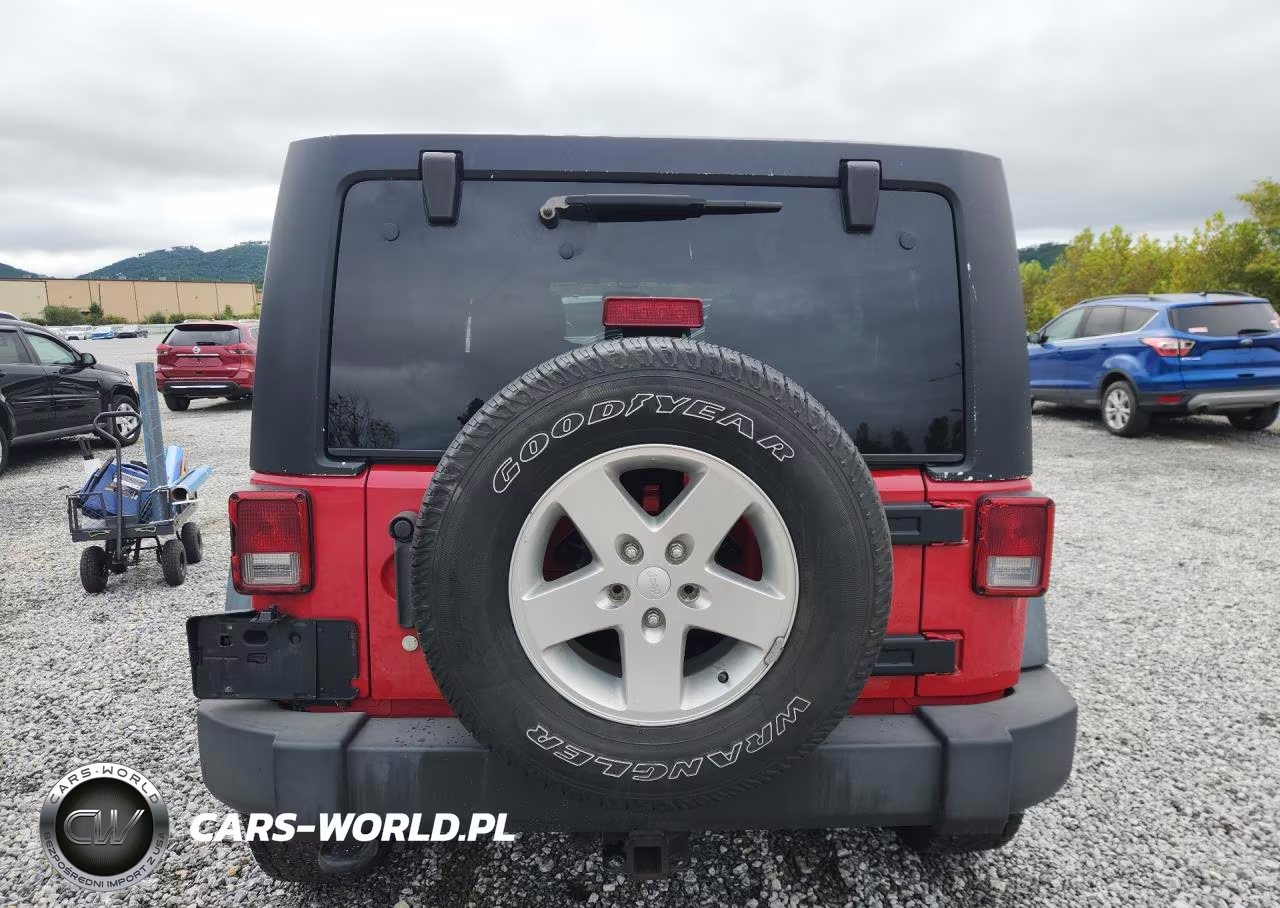 2012 Jeep Wrangler Unlimited Sport VIN:1C4BJWDG9CL243065 - 6