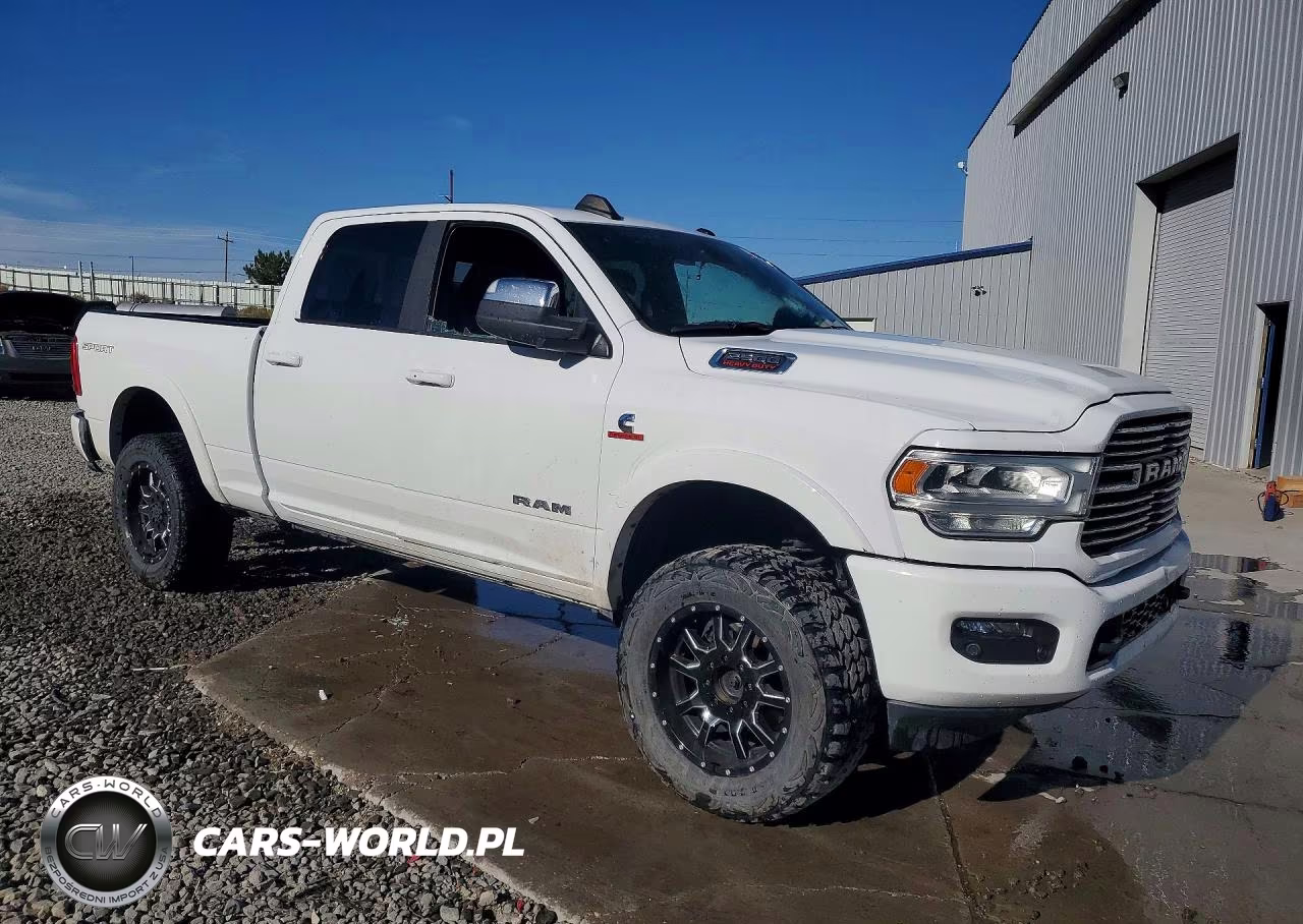 2021 Ram 2500 Laramie VIN:3C6UR5FL2MG610271 - 4