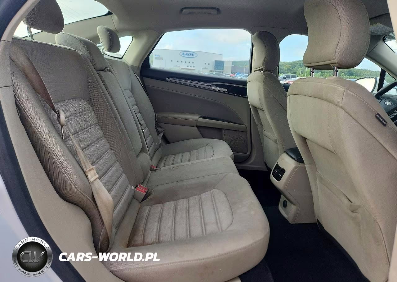 2018 Ford Fusion Se Hybrid VIN:3FA6P0LU3JR261165 - 10