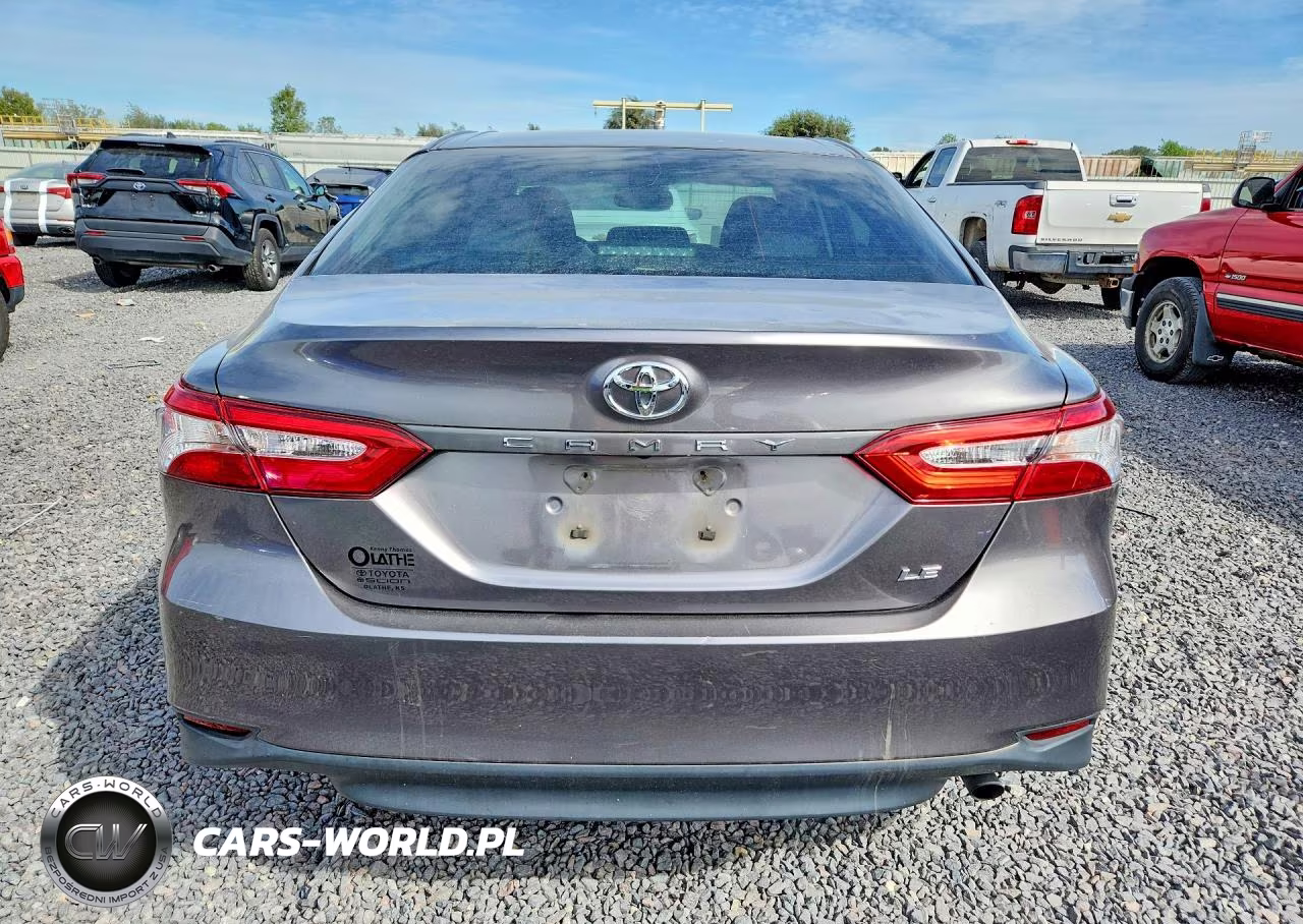 2018 Toyota Camry Le VIN:4T1B11HK1JU632562 - 6