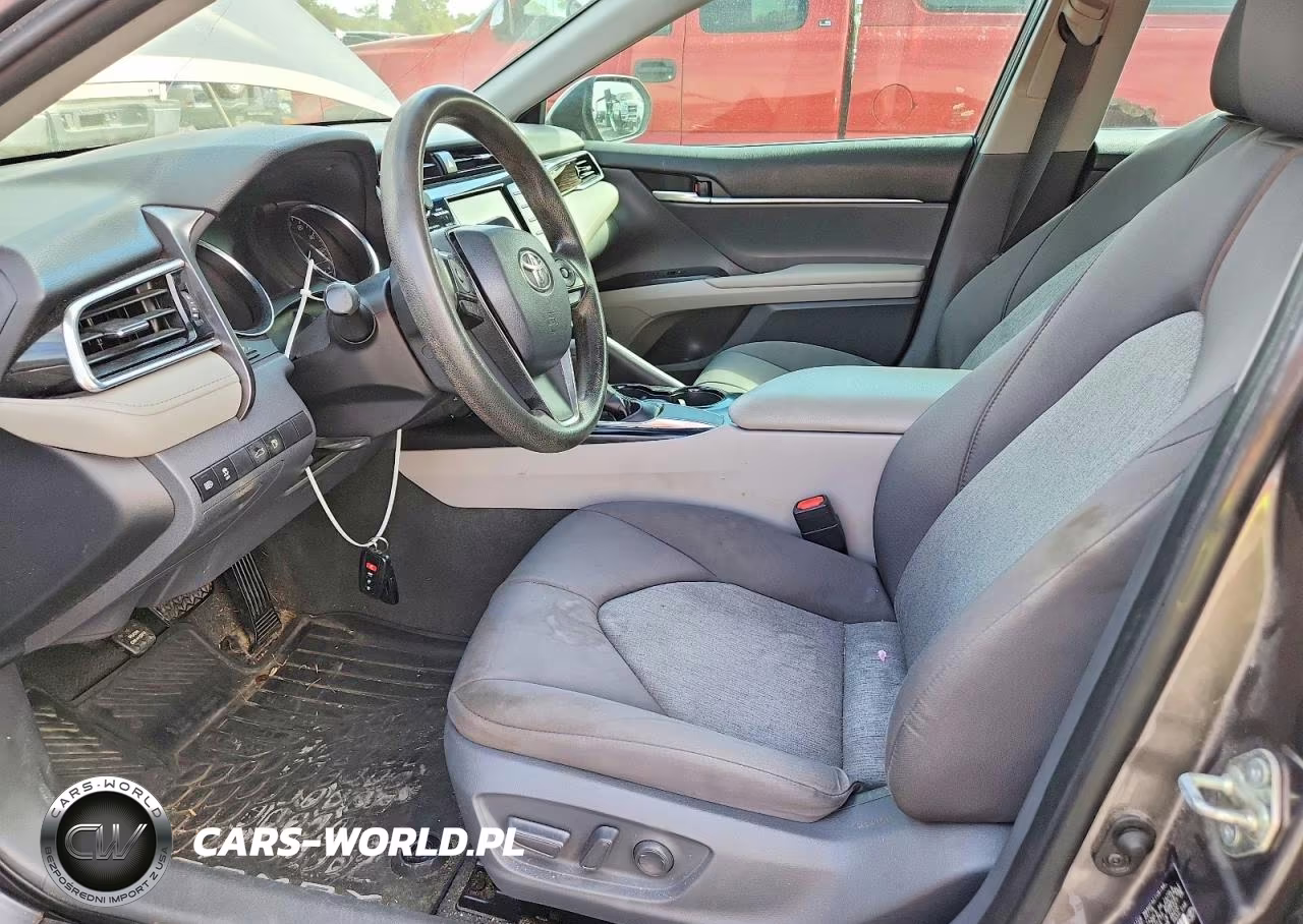 2018 Toyota Camry Le VIN:4T1B11HK1JU632562 - 7