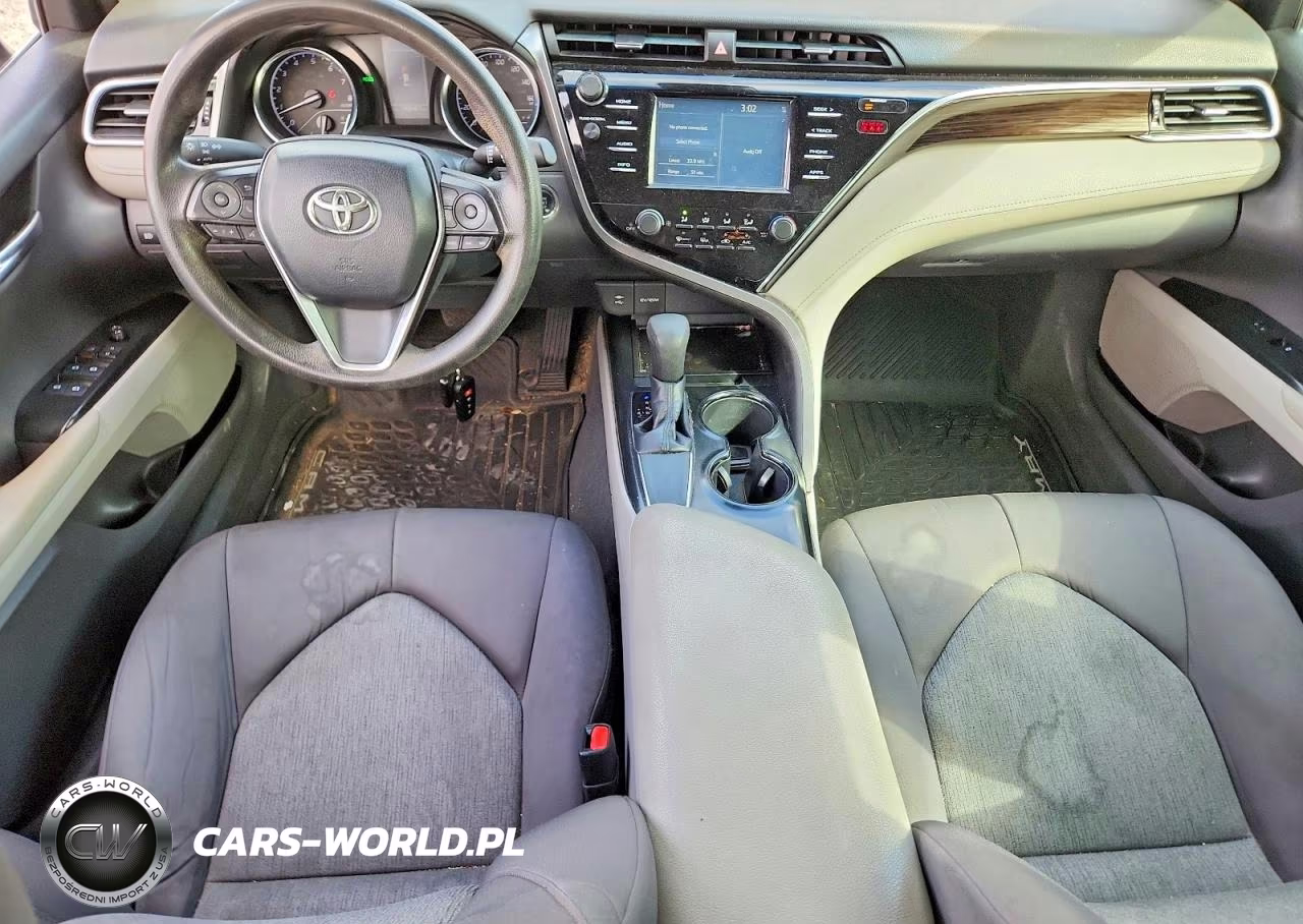 2018 Toyota Camry Le VIN:4T1B11HK1JU632562 - 8