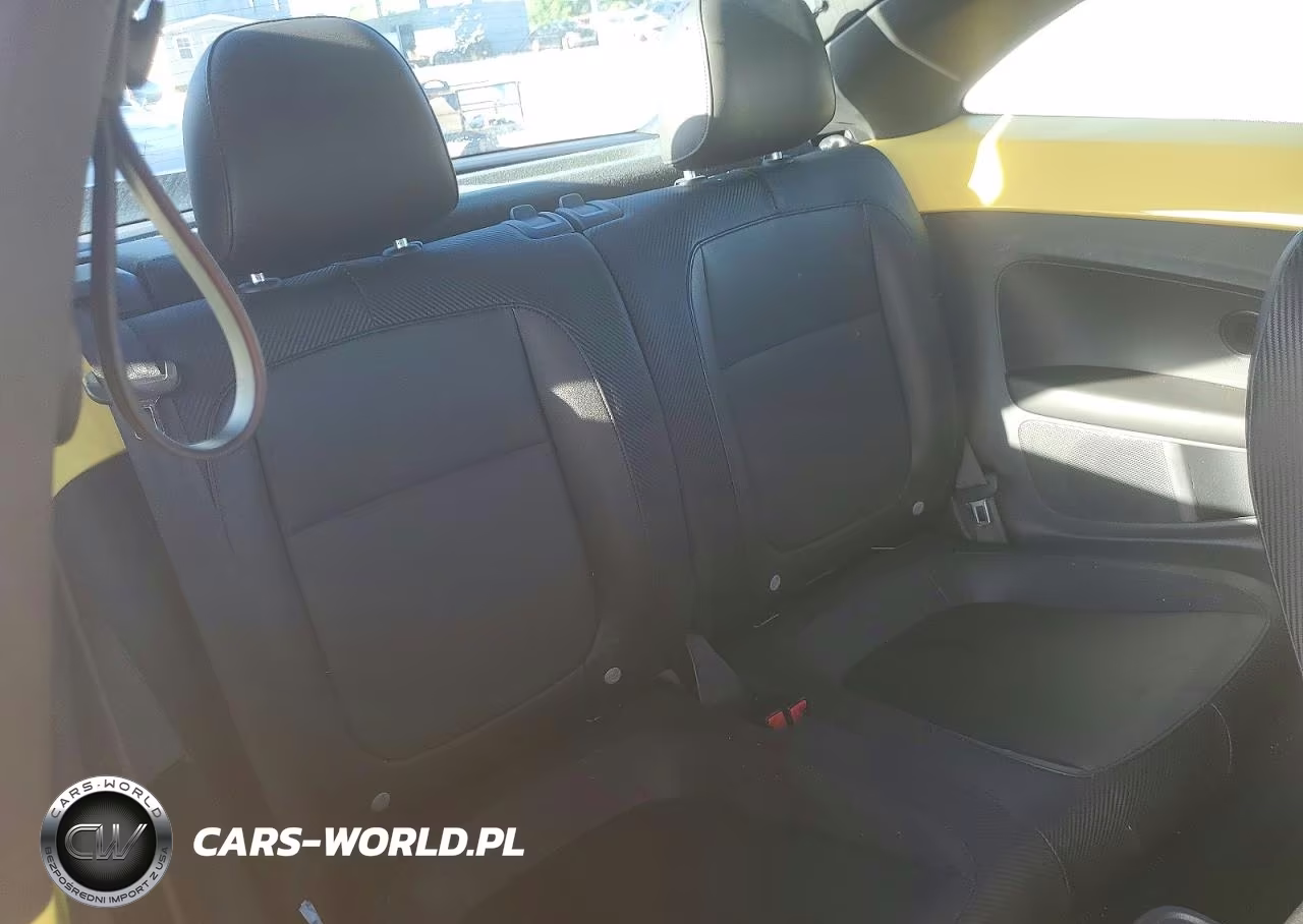 2014 Volkswagen Beetle VIN:3VWJX7AT6EM628938 - 10