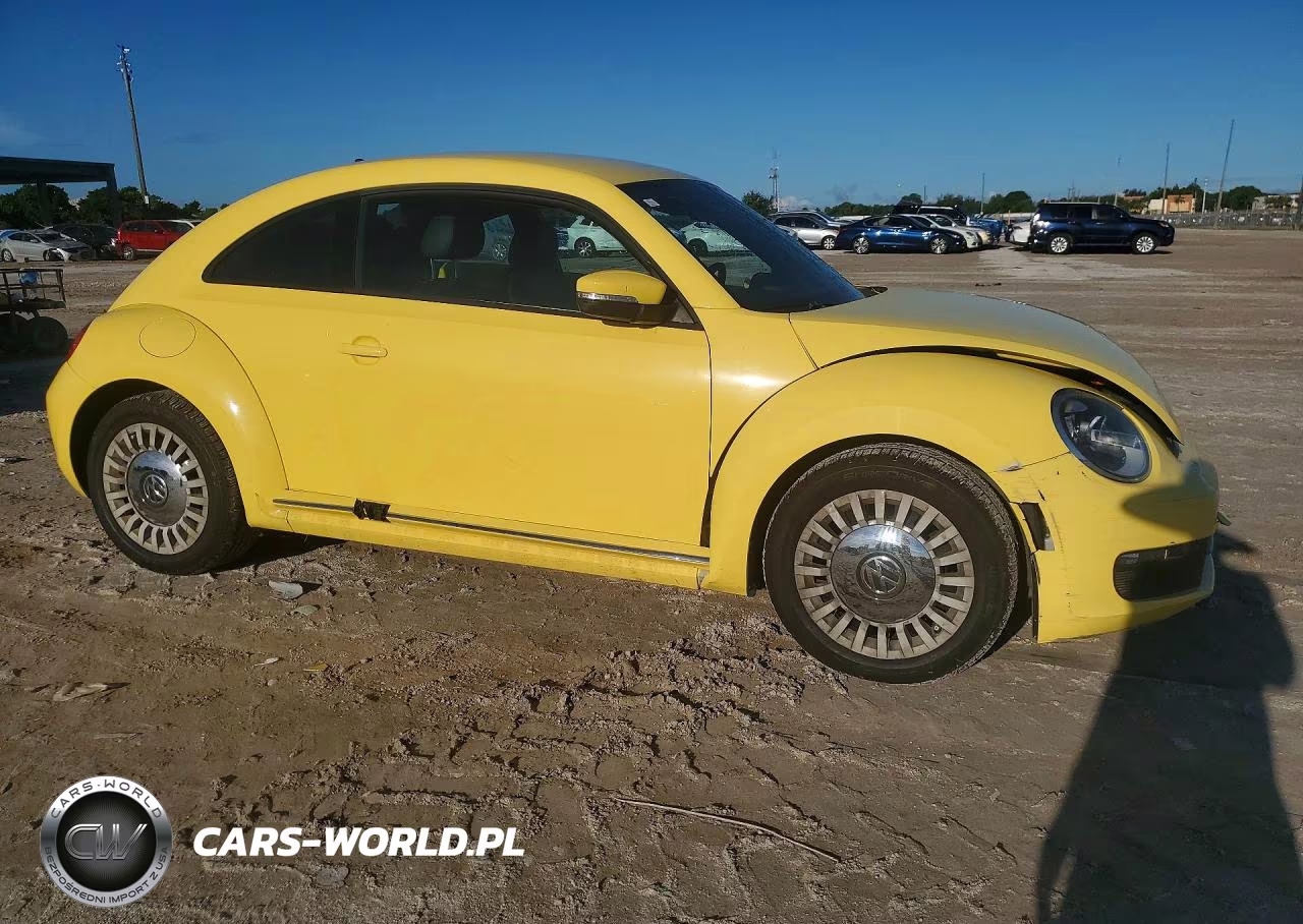 2014 Volkswagen Beetle VIN:3VWJX7AT6EM628938 - 4